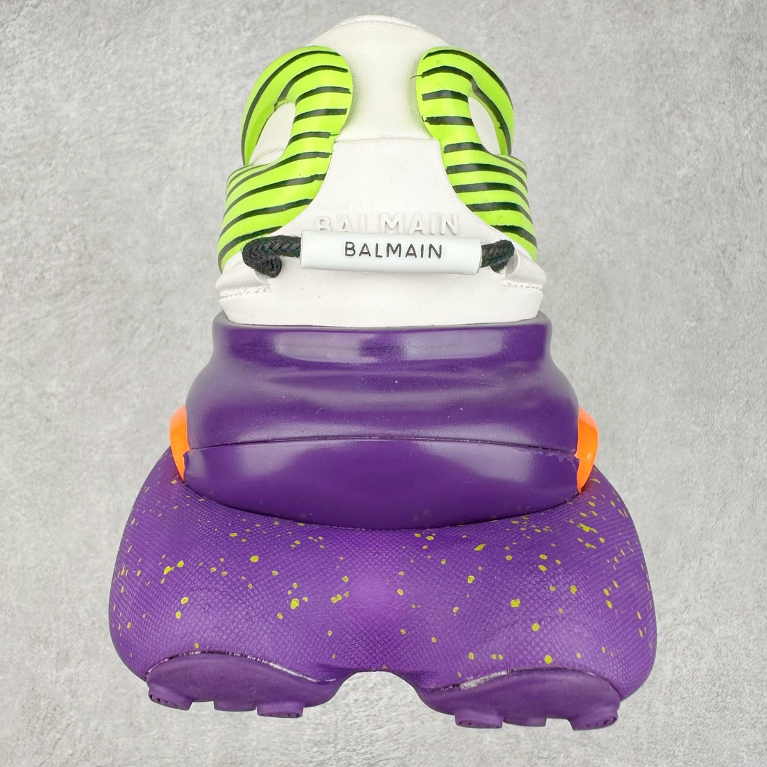 图片[8]-宇宙飞船前卫造型 演绎未来风格 法国时装设计师皮埃尔·巴尔曼主理品牌-巴尔曼/Balmain Unicorn Low Sneakers 独角兽系列低帮增高厚前卫老爹风休闲运动慢跑鞋 #男女鞋原楦原纸版开发版型#采用热熔处理高密太空棉鞋面材质#原版一致硬质大礼盒及附送防尘袋#灌注式超软PU脚感乳胶物料鞋垫#全新开发8层组合夸张鞋底#中底嵌入EVA轻量缓震物料 BALMAIN 正式推出全新 UNICORN 运动鞋 鞋款在最近的 BALMAIN 时装秀上已经亮相 它有着全新的廓形并融入了“新法式风格” 同时它有着流畅的线条以及多个组成模块，并有舒适性减震缓冲系统来提升脚感 Unicorn鞋款系列块状拼合的船型鞋身来自神话世界中的「独角兽」 力与美的型态兼容在既存球鞋领域带来未知异彩 其添识一眼即可辨认的「金属狮首」 更是象征着Balmain在设计上勇敢尝试的野性呼唤 尺码：35-46-选品中心