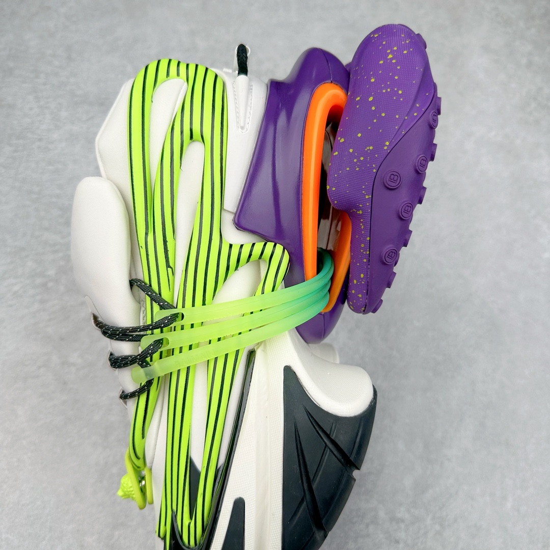 图片[7]-宇宙飞船前卫造型 演绎未来风格 法国时装设计师皮埃尔·巴尔曼主理品牌-巴尔曼/Balmain Unicorn Low Sneakers 独角兽系列低帮增高厚前卫老爹风休闲运动慢跑鞋 #男女鞋原楦原纸版开发版型#采用热熔处理高密太空棉鞋面材质#原版一致硬质大礼盒及附送防尘袋#灌注式超软PU脚感乳胶物料鞋垫#全新开发8层组合夸张鞋底#中底嵌入EVA轻量缓震物料 BALMAIN 正式推出全新 UNICORN 运动鞋 鞋款在最近的 BALMAIN 时装秀上已经亮相 它有着全新的廓形并融入了“新法式风格” 同时它有着流畅的线条以及多个组成模块，并有舒适性减震缓冲系统来提升脚感 Unicorn鞋款系列块状拼合的船型鞋身来自神话世界中的「独角兽」 力与美的型态兼容在既存球鞋领域带来未知异彩 其添识一眼即可辨认的「金属狮首」 更是象征着Balmain在设计上勇敢尝试的野性呼唤 尺码：35-46-选品中心