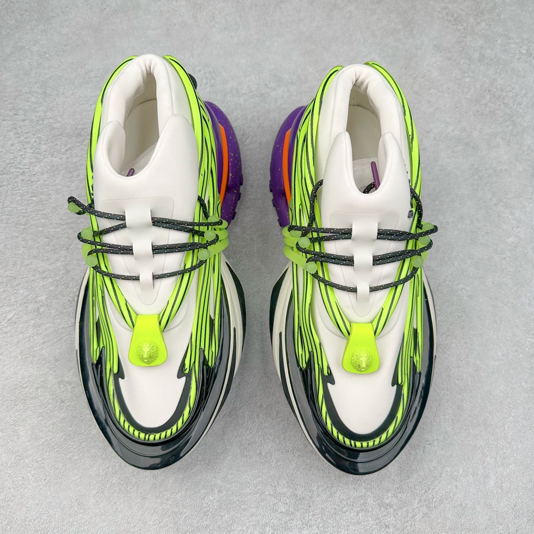 图片[2]-宇宙飞船前卫造型 演绎未来风格 法国时装设计师皮埃尔·巴尔曼主理品牌-巴尔曼/Balmain Unicorn Low Sneakers 独角兽系列低帮增高厚前卫老爹风休闲运动慢跑鞋 #男女鞋原楦原纸版开发版型#采用热熔处理高密太空棉鞋面材质#原版一致硬质大礼盒及附送防尘袋#灌注式超软PU脚感乳胶物料鞋垫#全新开发8层组合夸张鞋底#中底嵌入EVA轻量缓震物料 BALMAIN 正式推出全新 UNICORN 运动鞋 鞋款在最近的 BALMAIN 时装秀上已经亮相 它有着全新的廓形并融入了“新法式风格” 同时它有着流畅的线条以及多个组成模块，并有舒适性减震缓冲系统来提升脚感 Unicorn鞋款系列块状拼合的船型鞋身来自神话世界中的「独角兽」 力与美的型态兼容在既存球鞋领域带来未知异彩 其添识一眼即可辨认的「金属狮首」 更是象征着Balmain在设计上勇敢尝试的野性呼唤 尺码：35-46-选品中心