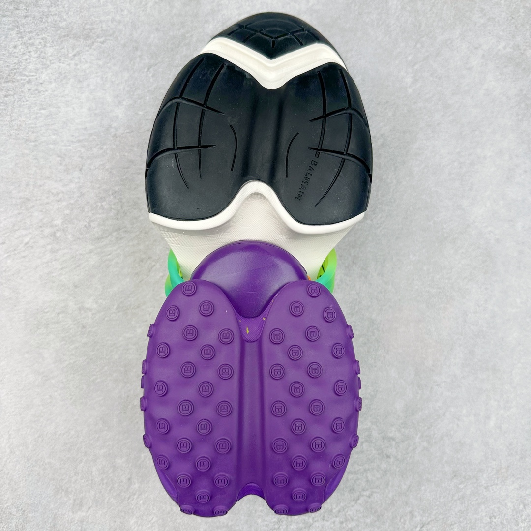 图片[9]-宇宙飞船前卫造型 演绎未来风格 法国时装设计师皮埃尔·巴尔曼主理品牌-巴尔曼/Balmain Unicorn Low Sneakers 独角兽系列低帮增高厚前卫老爹风休闲运动慢跑鞋 #男女鞋原楦原纸版开发版型#采用热熔处理高密太空棉鞋面材质#原版一致硬质大礼盒及附送防尘袋#灌注式超软PU脚感乳胶物料鞋垫#全新开发8层组合夸张鞋底#中底嵌入EVA轻量缓震物料 BALMAIN 正式推出全新 UNICORN 运动鞋 鞋款在最近的 BALMAIN 时装秀上已经亮相 它有着全新的廓形并融入了“新法式风格” 同时它有着流畅的线条以及多个组成模块，并有舒适性减震缓冲系统来提升脚感 Unicorn鞋款系列块状拼合的船型鞋身来自神话世界中的「独角兽」 力与美的型态兼容在既存球鞋领域带来未知异彩 其添识一眼即可辨认的「金属狮首」 更是象征着Balmain在设计上勇敢尝试的野性呼唤 尺码：35-46-选品中心