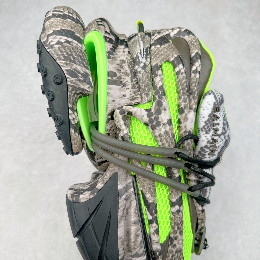 图片[6]-宇宙飞船前卫造型 演绎未来风格 法国时装设计师皮埃尔·巴尔曼主理品牌-巴尔曼/Balmain Unicorn Low Sneakers 独角兽系列低帮增高厚前卫老爹风休闲运动慢跑鞋 #男女鞋原楦原纸版开发版型#采用热熔处理高密太空棉鞋面材质#原版一致硬质大礼盒及附送防尘袋#灌注式超软PU脚感乳胶物料鞋垫#全新开发8层组合夸张鞋底#中底嵌入EVA轻量缓震物料 BALMAIN 正式推出全新 UNICORN 运动鞋 鞋款在最近的 BALMAIN 时装秀上已经亮相 它有着全新的廓形并融入了“新法式风格” 同时它有着流畅的线条以及多个组成模块，并有舒适性减震缓冲系统来提升脚感 Unicorn鞋款系列块状拼合的船型鞋身来自神话世界中的「独角兽」 力与美的型态兼容在既存球鞋领域带来未知异彩 其添识一眼即可辨认的「金属狮首」 更是象征着Balmain在设计上勇敢尝试的野性呼唤 尺码：35-46-选品中心