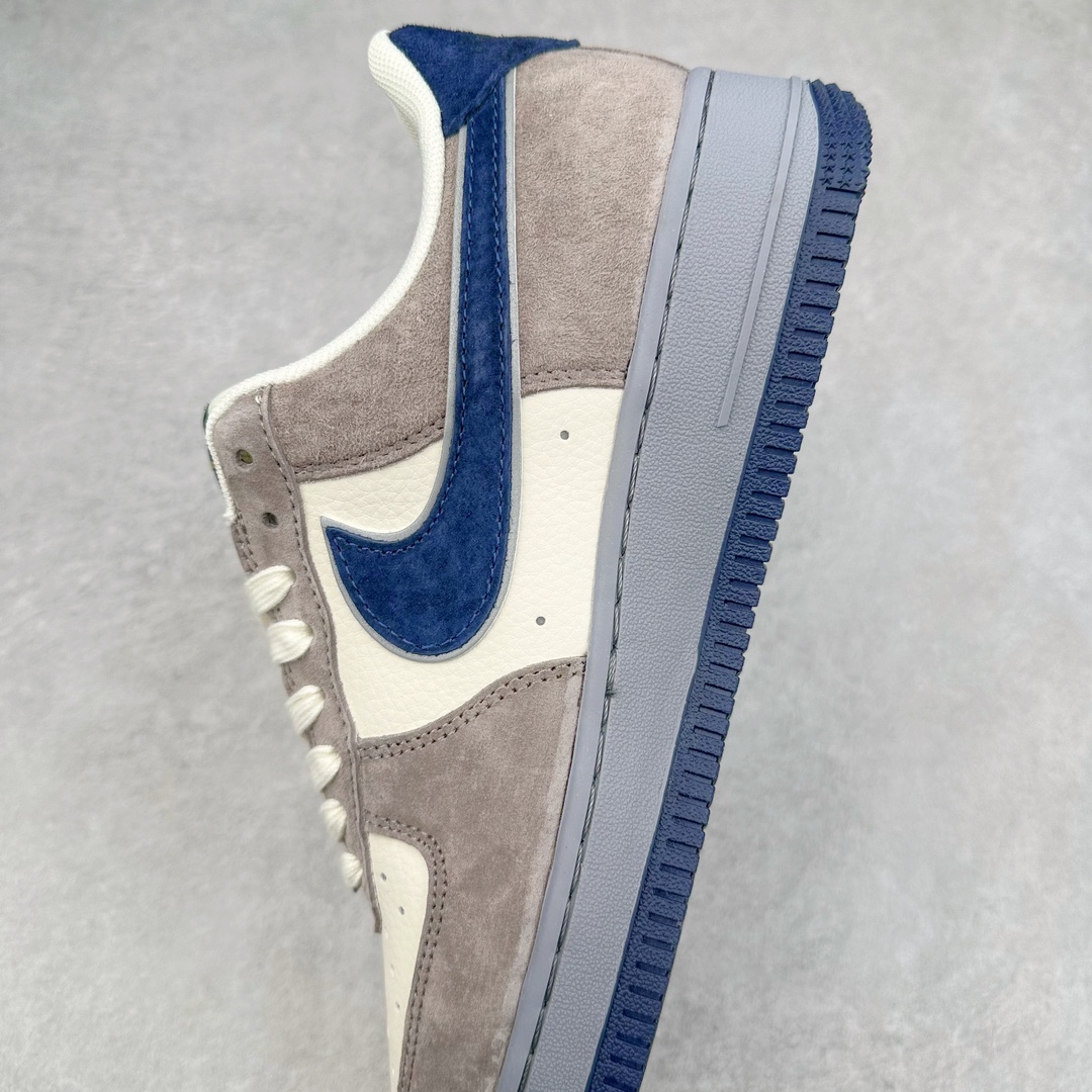 图片[7]-NK Air Force 1´07 Low 空军一号低帮百搭休闲运动板鞋 CW2288-116 柔软、弹性十足的缓震性能和出色的中底设计 横跨复古与现代的外型结合 造就出风靡全球 三十多年的Force 1 直到今天还深受青睐 尺码：36 36.5 37.5 38 38.5 39 40 40.5 41 42 42.5 43 44 44.5 45-选品中心