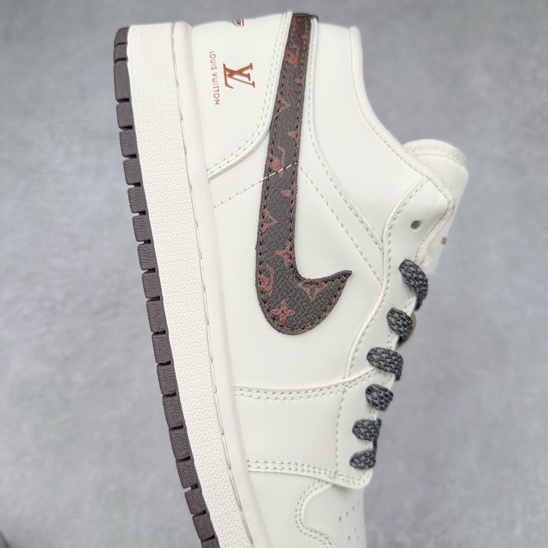 图片[6]-Air Jordan AJ1 Low 低帮系列定制配色 WG8850-004 原厂内置气垫魔块 A模大底 头层小牛皮 鞋舌AJ原厂专用牛津布+AJ专用反口珍珠布+原厂无杂质高弹内里海棉+特殊封边弹力鞋带 尺码：36 36.5 37.5 38 38.5 39 40 40.5 41 42 42.5 43 44 44.5 45 46-选品中心