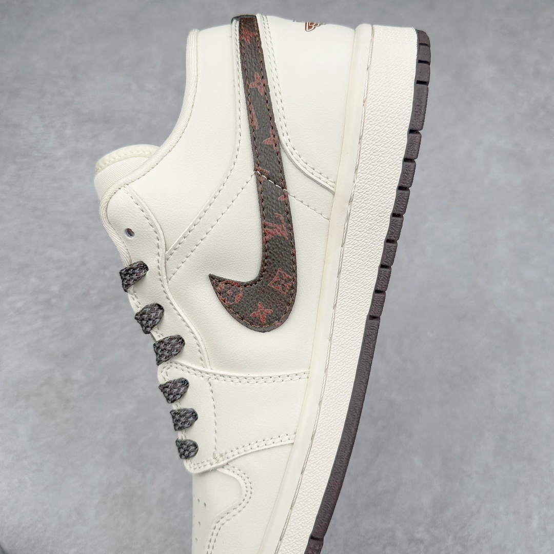 图片[7]-Air Jordan AJ1 Low 低帮系列定制配色 WG8850-004 原厂内置气垫魔块 A模大底 头层小牛皮 鞋舌AJ原厂专用牛津布+AJ专用反口珍珠布+原厂无杂质高弹内里海棉+特殊封边弹力鞋带 尺码：36 36.5 37.5 38 38.5 39 40 40.5 41 42 42.5 43 44 44.5 45 46-选品中心