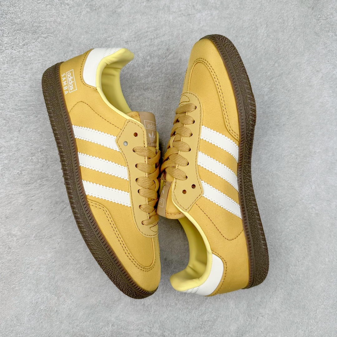 图片[3]-＃福利特价 AD Original Samba OG 复古经典轻便板鞋 这款桑巴鞋展示了高质量的工艺 带有装饰的超锁缝制和无缝的手感 柔软、柔软的皮革造型和标志性的3条纹完成了精致的外观 正规合身鞋带 鞋面上有绒面鞋垫 橡胶鞋底 享受正畸套筒软感 自50年代首次亮相以来就一直在赢得粉丝的青睐 尺码：36 36.5 37 38 38.5 39 40 40.5 41 42 42.5 43 44 44.5 45-选品中心