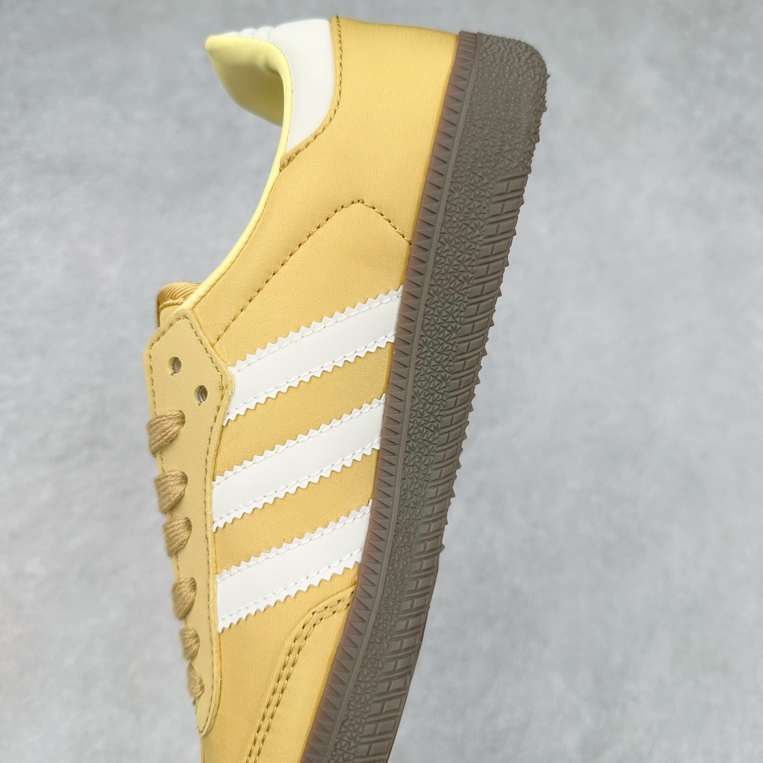 图片[7]-＃福利特价 AD Original Samba OG 复古经典轻便板鞋 这款桑巴鞋展示了高质量的工艺 带有装饰的超锁缝制和无缝的手感 柔软、柔软的皮革造型和标志性的3条纹完成了精致的外观 正规合身鞋带 鞋面上有绒面鞋垫 橡胶鞋底 享受正畸套筒软感 自50年代首次亮相以来就一直在赢得粉丝的青睐 尺码：36 36.5 37 38 38.5 39 40 40.5 41 42 42.5 43 44 44.5 45-选品中心