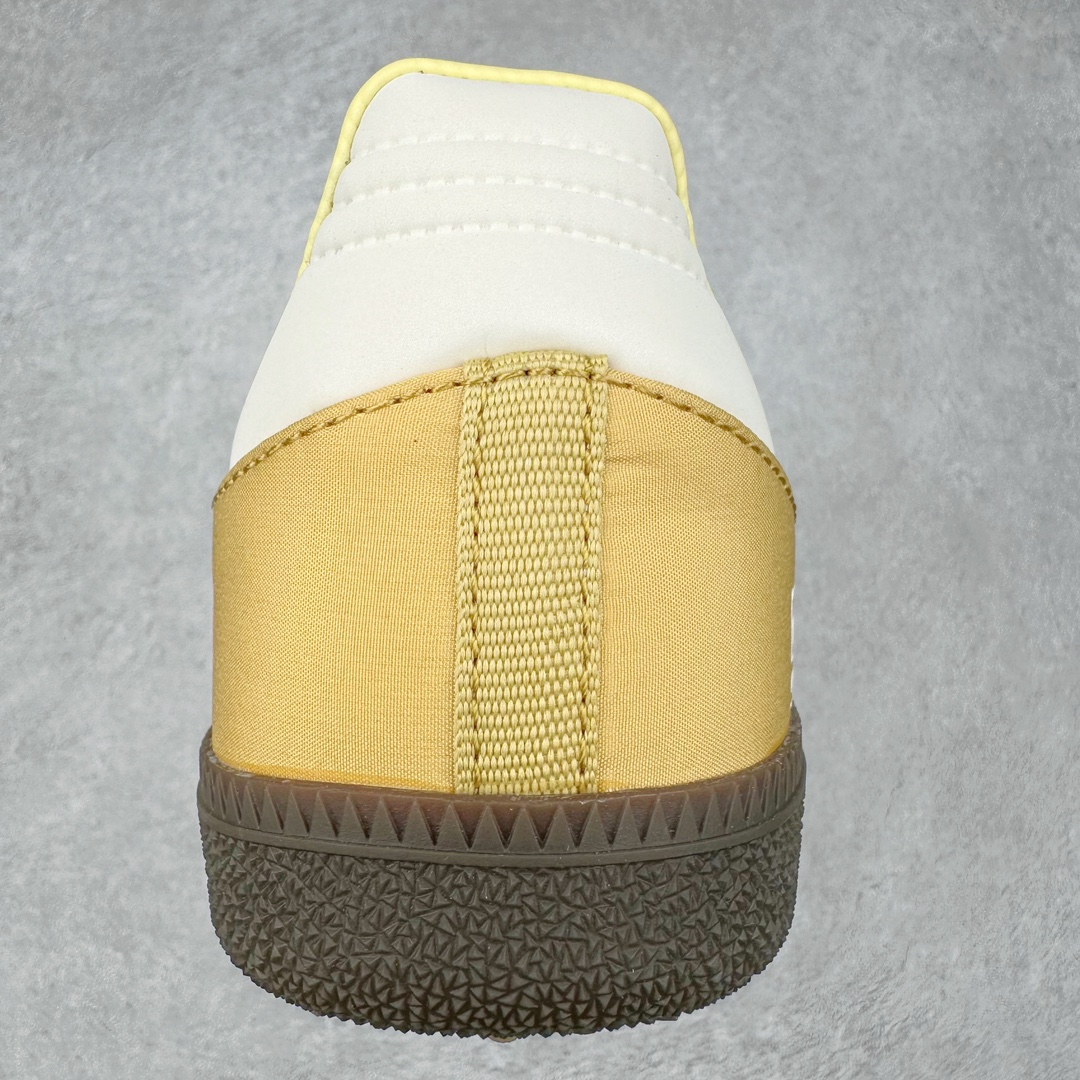 图片[8]-＃福利特价 AD Original Samba OG 复古经典轻便板鞋 这款桑巴鞋展示了高质量的工艺 带有装饰的超锁缝制和无缝的手感 柔软、柔软的皮革造型和标志性的3条纹完成了精致的外观 正规合身鞋带 鞋面上有绒面鞋垫 橡胶鞋底 享受正畸套筒软感 自50年代首次亮相以来就一直在赢得粉丝的青睐 尺码：36 36.5 37 38 38.5 39 40 40.5 41 42 42.5 43 44 44.5 45-选品中心