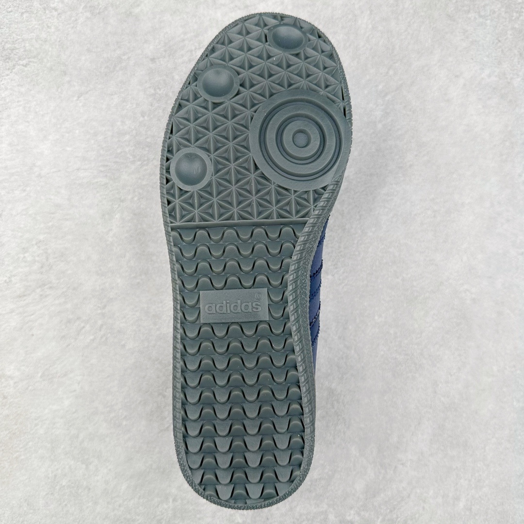 图片[9]-＃特价福利 AD Original Samba OG/Gazelle Indoor Trainers 复古经典轻便板鞋 口碑大厂出品 品控大底版型不断改良更新 全套原纸板楦头开发 确保原汁原味 完美呈现桑巴版型 一比一鞋头弧度高度鞋身弧度 此版本只针对中端市场 皮料材质有所更替 其他数据细节工艺流程均保持一致 绝不口嗨 细节品控鞋型随意对比 正确烫金高频细节 原装纳米超迁皮料 独家私模橡胶大底 原盒原配 这款桑巴鞋展示了高质量的工艺 带有装饰的超锁缝制和无缝的手感 柔软、柔软的皮革造型和标志性的3条纹完成了精致的外观 正规合身鞋带 鞋面上有绒面鞋垫 橡胶鞋底 享受正畸套筒软感 自50年代首次亮相以来就一直在赢得粉丝的青睐 尺码：36 36.5 37.5 38 38.5 39 40 40.5 41 42 42.5 43 44 44.5 45-选品中心