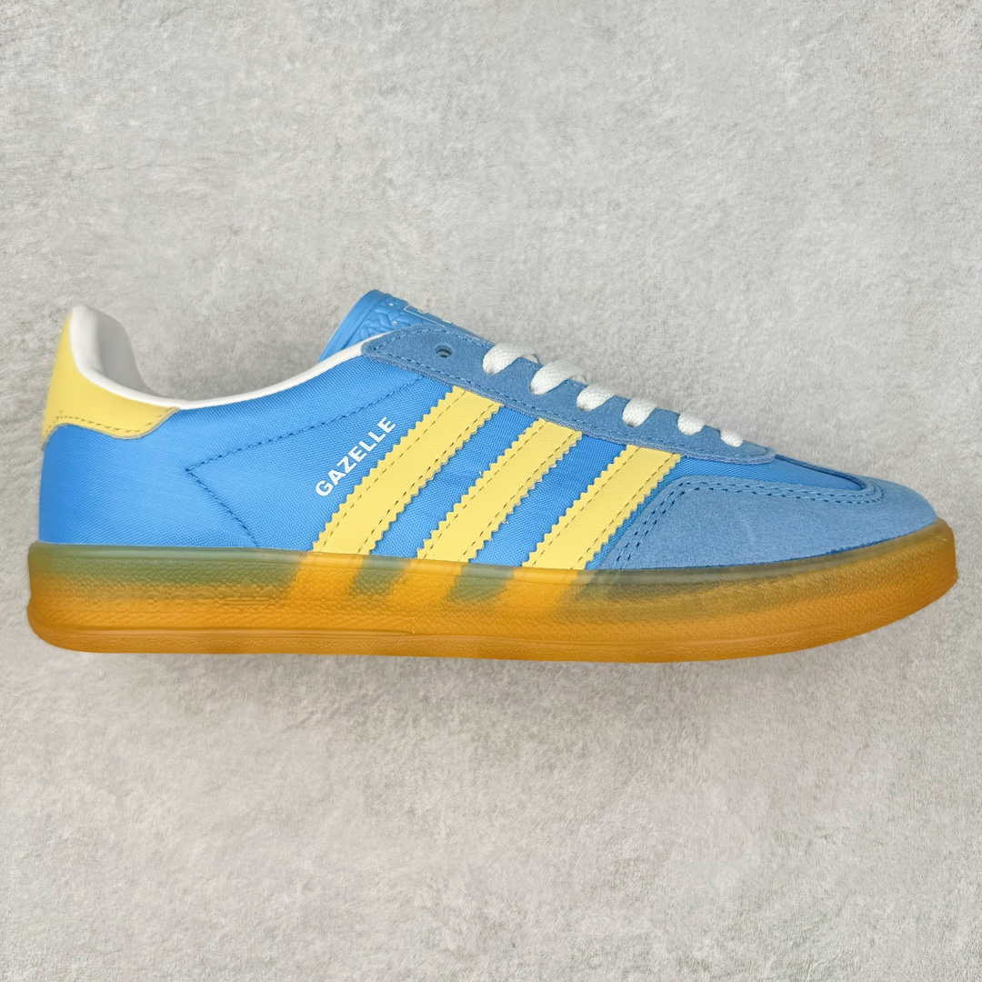 图片[2]-＃特价福利 AD Original Samba OG/Gazelle Indoor Trainers 复古经典轻便板鞋 口碑大厂出品 品控大底版型不断改良更新 全套原纸板楦头开发 确保原汁原味 完美呈现桑巴版型 一比一鞋头弧度高度鞋身弧度 此版本只针对中端市场 皮料材质有所更替 其他数据细节工艺流程均保持一致 绝不口嗨 细节品控鞋型随意对比 正确烫金高频细节 原装纳米超迁皮料 独家私模橡胶大底 原盒原配 这款桑巴鞋展示了高质量的工艺 带有装饰的超锁缝制和无缝的手感 柔软、柔软的皮革造型和标志性的3条纹完成了精致的外观 正规合身鞋带 鞋面上有绒面鞋垫 橡胶鞋底 享受正畸套筒软感 自50年代首次亮相以来就一直在赢得粉丝的青睐 尺码：36 36.5 37.5 38 38.5 39 40 40.5 41 42 42.5 43 44 44.5 45-选品中心