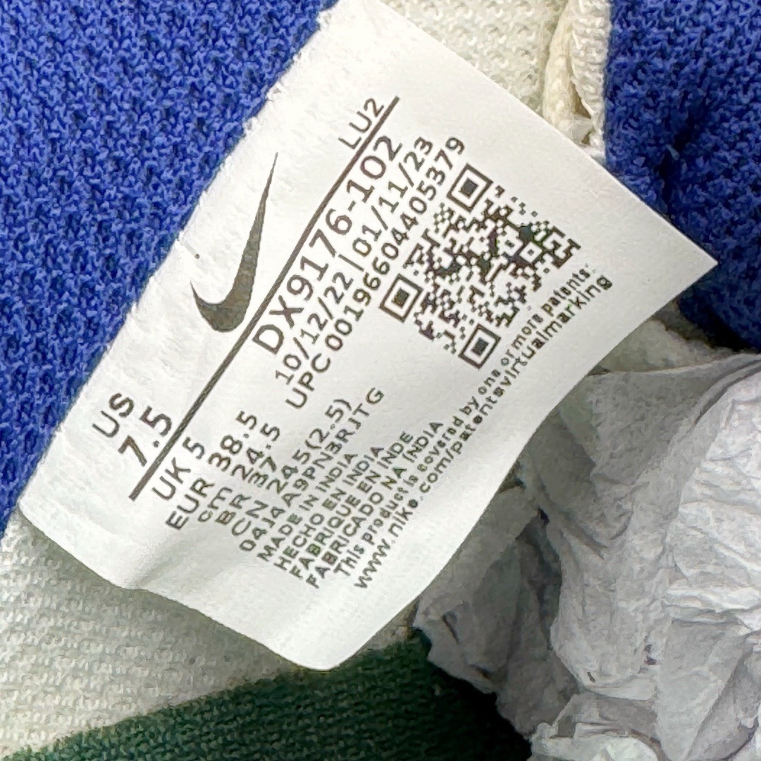 图片[12]-＃奥莱Zp订单福利 NK Gamma Force Low 伽玛空军系列低帮经典百搭休闲运动厚底板鞋 DX9176-102 独家渠道 市面未流通批次 奥莱直播间499 599一样的东西 碾压市面现存所有版本 公司一样的东西 超值回馈 帮你省钱 支持各种鉴定 这两年越来越多品牌玩起了复古风 尤其是NK 不仅推出做旧质感的球鞋 还带回不少元年鞋型 最近 一双 Gamma Force 迎来一款新配色 虽然它看起来和感觉起来像是 80 年代的发布 但 Gamma Force 实际上是该品牌的最新产品之一 整个鞋面采用米白色的皮革与翻毛皮材质覆盖 鞋面设计就是那股80年代的味道 细节部分搭配红、蓝、绿三色的融入 复古气质拉满 极具Vibe风 中底处加入了做旧工艺 重现老鞋质感 尺码：35.5 36 36.5 37.5 38 39 40 40.5 41 42 42.5 43 44 44.5 45-选品中心