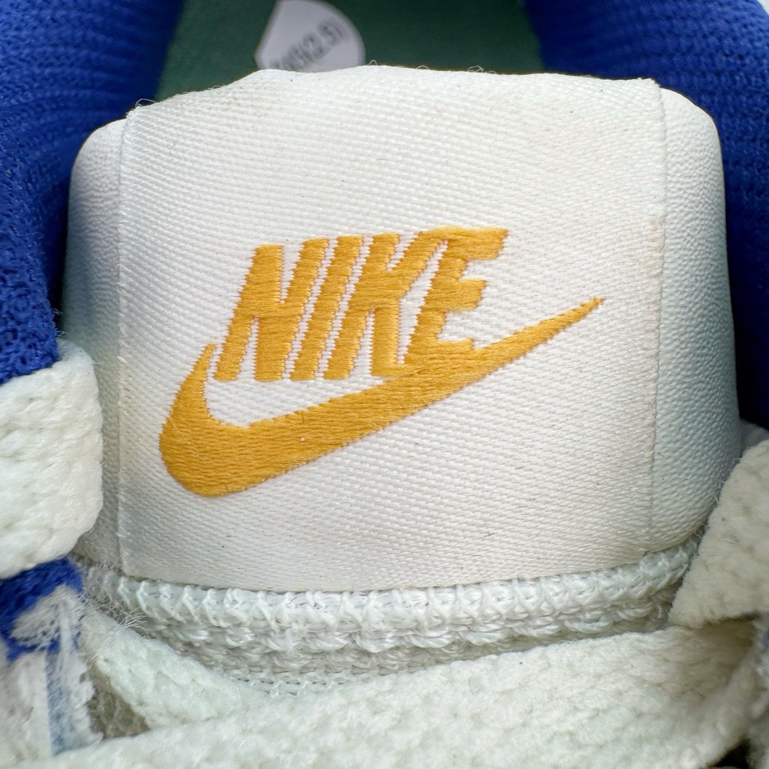 图片[13]-＃奥莱Zp订单福利 NK Gamma Force Low 伽玛空军系列低帮经典百搭休闲运动厚底板鞋 DX9176-102 独家渠道 市面未流通批次 奥莱直播间499 599一样的东西 碾压市面现存所有版本 公司一样的东西 超值回馈 帮你省钱 支持各种鉴定 这两年越来越多品牌玩起了复古风 尤其是NK 不仅推出做旧质感的球鞋 还带回不少元年鞋型 最近 一双 Gamma Force 迎来一款新配色 虽然它看起来和感觉起来像是 80 年代的发布 但 Gamma Force 实际上是该品牌的最新产品之一 整个鞋面采用米白色的皮革与翻毛皮材质覆盖 鞋面设计就是那股80年代的味道 细节部分搭配红、蓝、绿三色的融入 复古气质拉满 极具Vibe风 中底处加入了做旧工艺 重现老鞋质感 尺码：35.5 36 36.5 37.5 38 39 40 40.5 41 42 42.5 43 44 44.5 45-选品中心