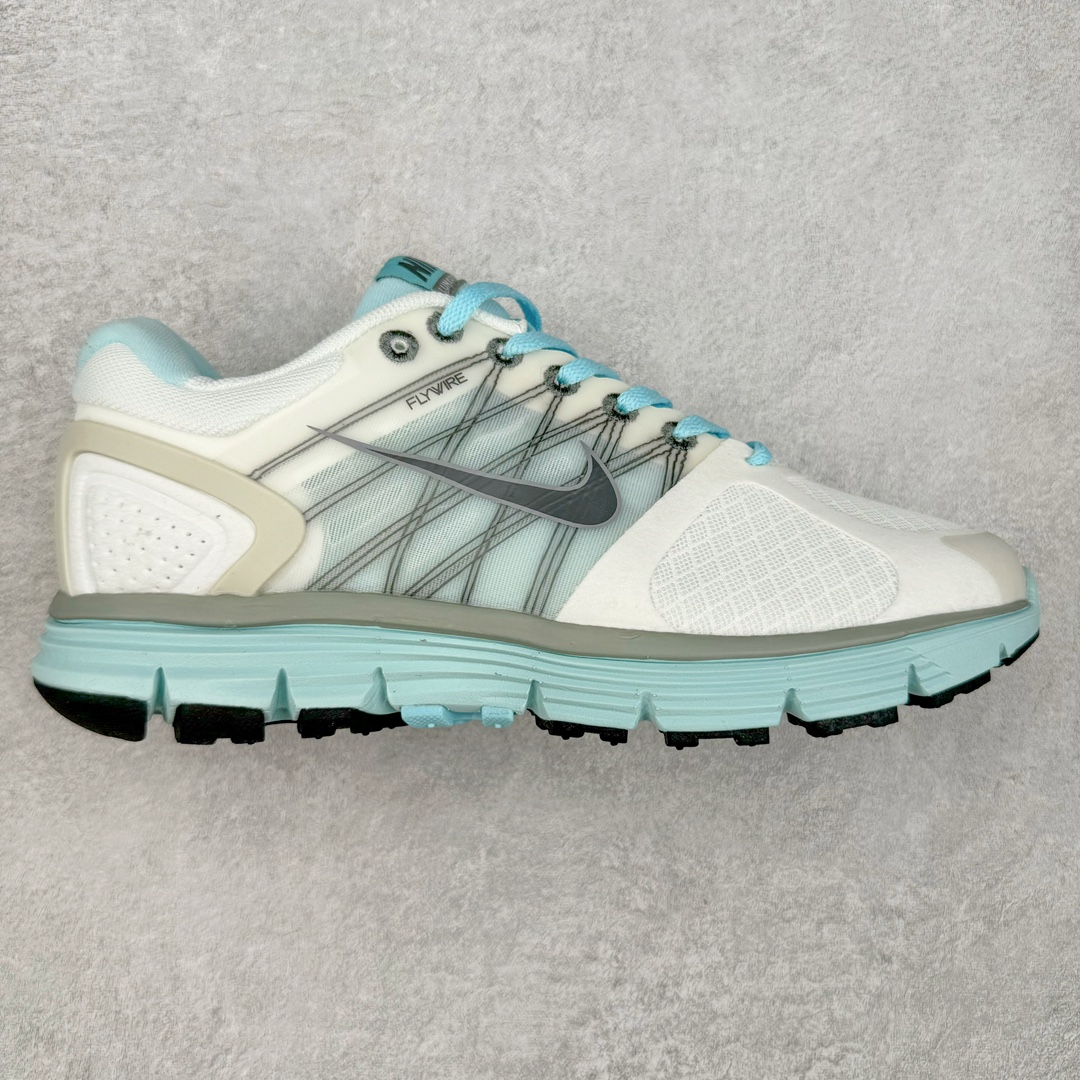 图片[8]-NK Lunar Roam 露娜太空漫步系列轻量透气休闲运动跑步慢跑鞋 407648-066 近期NK推出了备受瞩目的全新跑鞋Lunar Roam，将Lunar科技重新注入市场，为慢跑和日常穿着提供了全新的选择。Nike Lunar科技最早于2008年问世，当时被成功地运用于多款经典鞋款，如Hyperdunk 2008、Air Max 90、Air Force 1等。经过一段时间的沉寂，Lunar科技再度崭露头角，重新定义了舒适性和缓震性能的标准。相比专业跑鞋领域的后起之秀ZoomX，这次Lunar Roam将焦点放在了慢跑鞋的定位上，为用户带来了柔软的脚感和出众的回弹力，使其成为日常穿着的理想之选。Nike Lunar Roam 在外观设计上秉承了2010年前后的复合鞋面设计理念。鞋面采用轻质网布搭配热熔工艺，营造轻盈透气的包裹感受。通过低饱和的大色块拼接，搭配清新的配色，呈现出充满活力的视觉效果。鞋头对称的深灰色TPU与主导色调形成对比，为整体外观注入了一丝千禧年的复古美学。Nike Lunar Roam 不仅在外观上有所创新，在功能方面也引入了一系列先进设计。透气工程网布、Flywire科技的应用以及TPU加固材料的使用，都展示了Nike对于细节和性能的追求。中底依旧采用标志性的Lunar泡棉，提供柔软的脚感和舒适的滚动感，使得这双鞋在慢跑和日常穿着中都能够表现出色。尺码：36 36.5 37.5 38 38.5 39 40 40.5 41 42 42.5 43 44 44.5 45-选品中心