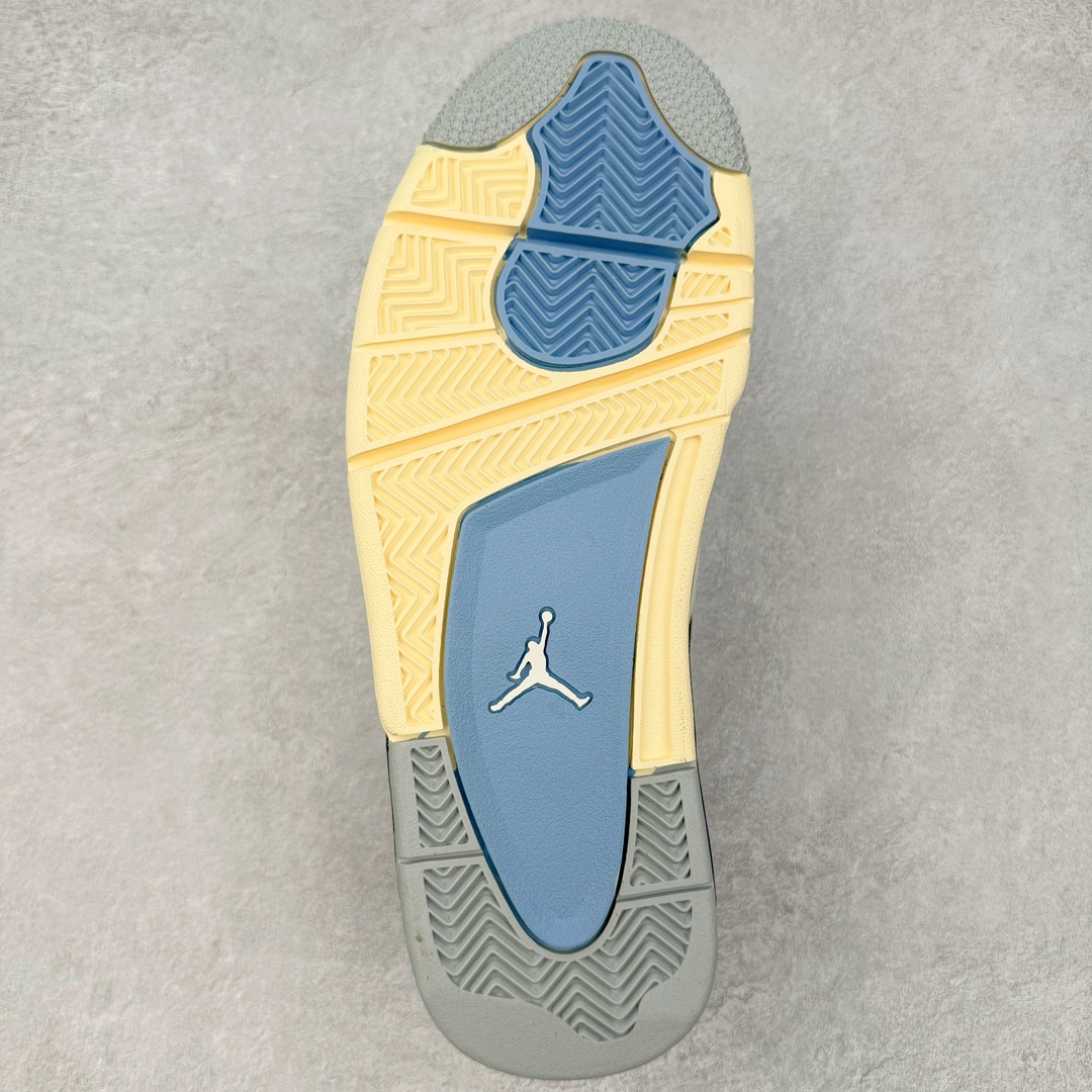 图片[9]-＃KZ纯原 Air Jordan AJ4 RM 重制版低帮复古篮球鞋 黑灰 FQ7938-002 亲自操刀耗时半年巨作 全套原纸板楦头开发 确保原汁原味 完美呈现版型 一比一鞋头弧度高度鞋身弧度 原厂TPU 正确内里网布 菱角分明不变形无多余毛边 柔软性质感一致于原鞋 原厂织唛标 原厂飞人电绣工艺 尾指中部跳三针 独家绑鞋带手法 印刷中底布 四线拉帮 米色美纹纸贴合固定 进口港宝加持 后跟自然饱满 全鞋荧光划线卡点 追求极致完美 每一双都是工艺品 多重QC质检 超越公司货的品控标准 实实在在的免检产品 采用了低帮的设计 并保留了众多AJ4的经典元素 鞋身以皮革、麂皮材质拼接打造 AJ4经典的TPU材质延伸至后跟 增强鞋款稳定性 而鞋身侧面的网格设计则被取消 尾部的NIKE AIR标志也得到保留 并同时带有飞人logo 中底部分同样搭载了可视AIR气垫 鞋底采用米白色中底和外底呈现 为整个设计收尾 尺码：36 36.5 37.5 38 38.5 39 40 40.5 41 42 42.5 43 44 44.5 45 46 47.5-选品中心