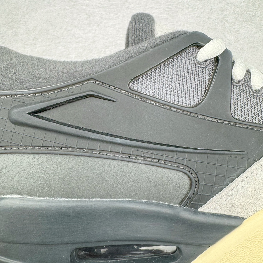 图片[17]-＃KZ纯原 Air Jordan AJ4 RM 重制版低帮复古篮球鞋 黑灰 FQ7938-002 亲自操刀耗时半年巨作 全套原纸板楦头开发 确保原汁原味 完美呈现版型 一比一鞋头弧度高度鞋身弧度 原厂TPU 正确内里网布 菱角分明不变形无多余毛边 柔软性质感一致于原鞋 原厂织唛标 原厂飞人电绣工艺 尾指中部跳三针 独家绑鞋带手法 印刷中底布 四线拉帮 米色美纹纸贴合固定 进口港宝加持 后跟自然饱满 全鞋荧光划线卡点 追求极致完美 每一双都是工艺品 多重QC质检 超越公司货的品控标准 实实在在的免检产品 采用了低帮的设计 并保留了众多AJ4的经典元素 鞋身以皮革、麂皮材质拼接打造 AJ4经典的TPU材质延伸至后跟 增强鞋款稳定性 而鞋身侧面的网格设计则被取消 尾部的NIKE AIR标志也得到保留 并同时带有飞人logo 中底部分同样搭载了可视AIR气垫 鞋底采用米白色中底和外底呈现 为整个设计收尾 尺码：36 36.5 37.5 38 38.5 39 40 40.5 41 42 42.5 43 44 44.5 45 46 47.5-选品中心