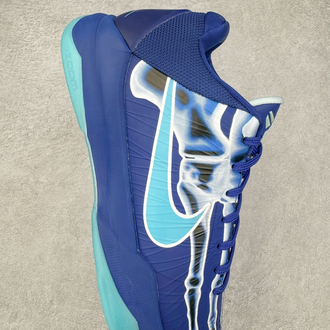 图片[6]-＃灭世/Max NK Zoom Kobe ZK5 科比5代 X-Ray 蓝色骨骼 HJ4303-400 灭世海外球员版 搭载最高工艺标准 版型 外观 细节 用料 不同于市场主流货品 拒绝杀猪套牌纯原套路 欢迎对比品鉴 外观升级点：鞋头冲孔 后跟海绵填充 飞线质感 碳板纹理 纸板对位 悉数升级对标ZP 用料升级点：前掌气垫➕后掌马蹄zoom（增配）澎湃脚感 完美解决正品后掌泡棉衰减问题 版型尺码升级：海外球员版 前掌包裹提升 尺码增加US13 47.5码 适配 职业球员 灭世纯原海外球员版『质 价 比』拉满 拳打杀猪纯原 脚踢一眼假通货 高端外贸渠道口碑爆炸 尺码：39 40 40.5 41 42 42.5 43 44 44.5 45 46 47.5-选品中心