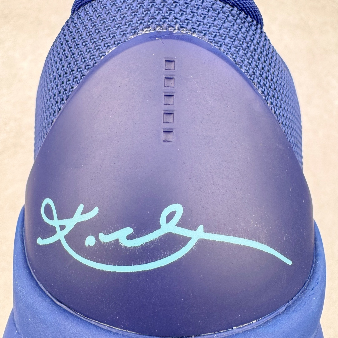 图片[13]-＃灭世/Max NK Zoom Kobe ZK5 科比5代 X-Ray 蓝色骨骼 HJ4303-400 灭世海外球员版 搭载最高工艺标准 版型 外观 细节 用料 不同于市场主流货品 拒绝杀猪套牌纯原套路 欢迎对比品鉴 外观升级点：鞋头冲孔 后跟海绵填充 飞线质感 碳板纹理 纸板对位 悉数升级对标ZP 用料升级点：前掌气垫➕后掌马蹄zoom（增配）澎湃脚感 完美解决正品后掌泡棉衰减问题 版型尺码升级：海外球员版 前掌包裹提升 尺码增加US13 47.5码 适配 职业球员 灭世纯原海外球员版『质 价 比』拉满 拳打杀猪纯原 脚踢一眼假通货 高端外贸渠道口碑爆炸 尺码：39 40 40.5 41 42 42.5 43 44 44.5 45 46 47.5-选品中心