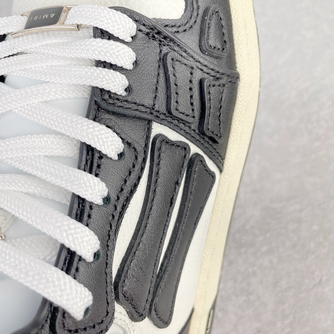 图片[10]-＃LJ渠道版福利 AMIRI Skel Top Hi Sneakers 洛杉矶街头之王 高奢·埃米尔 骨骼高帮板鞋 黑白 区分市面所有在售版本 正确鞋舌外翻细节 正确骨头形状 正确双层加厚皮料 市面唯一正确批次 全套配件及包装物 鞋面采用手工切割和边缘涂漆的皮革和骨头贴花 并具有真皮鞋面和模压EVA鞋垫 高密度的电脑车线工艺 尺码：40 41 42 43 44 45-选品中心