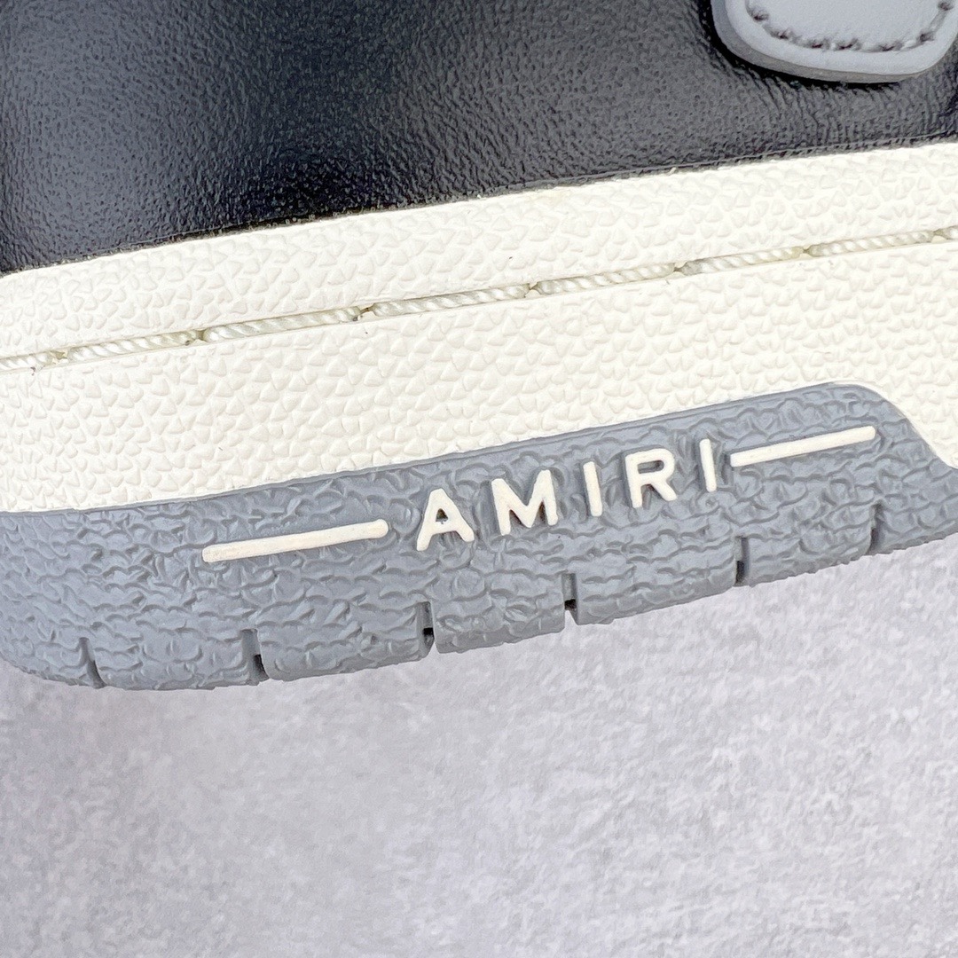 图片[16]-＃LJ渠道版福利 AMIRI Skel Top Low Sneakers 洛杉矶街头之王 高奢·埃米尔 骨骼低帮板鞋 白黑 区分市面所有在售版本 正确鞋舌外翻细节 正确骨头形状 正确双层加厚皮料 市面唯一正确批次 全套配件及包装物 鞋面采用手工切割和边缘涂漆的皮革和骨头贴花 并具有真皮鞋面和模压EVA鞋垫 高密度的电脑车线工艺 尺码：40 41 42 43 44 45-选品中心