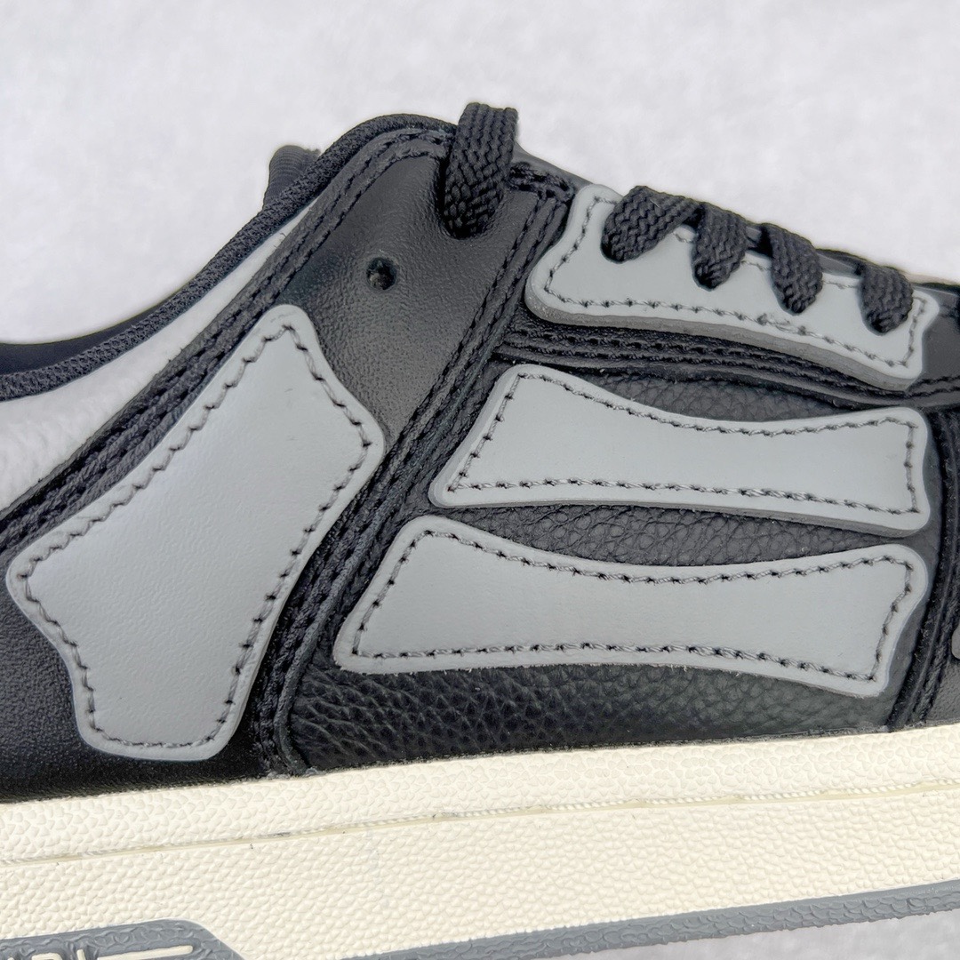 图片[11]-＃LJ渠道版福利 AMIRI Skel Top Low Sneakers 洛杉矶街头之王 高奢·埃米尔 骨骼低帮板鞋 白黑 区分市面所有在售版本 正确鞋舌外翻细节 正确骨头形状 正确双层加厚皮料 市面唯一正确批次 全套配件及包装物 鞋面采用手工切割和边缘涂漆的皮革和骨头贴花 并具有真皮鞋面和模压EVA鞋垫 高密度的电脑车线工艺 尺码：40 41 42 43 44 45-选品中心