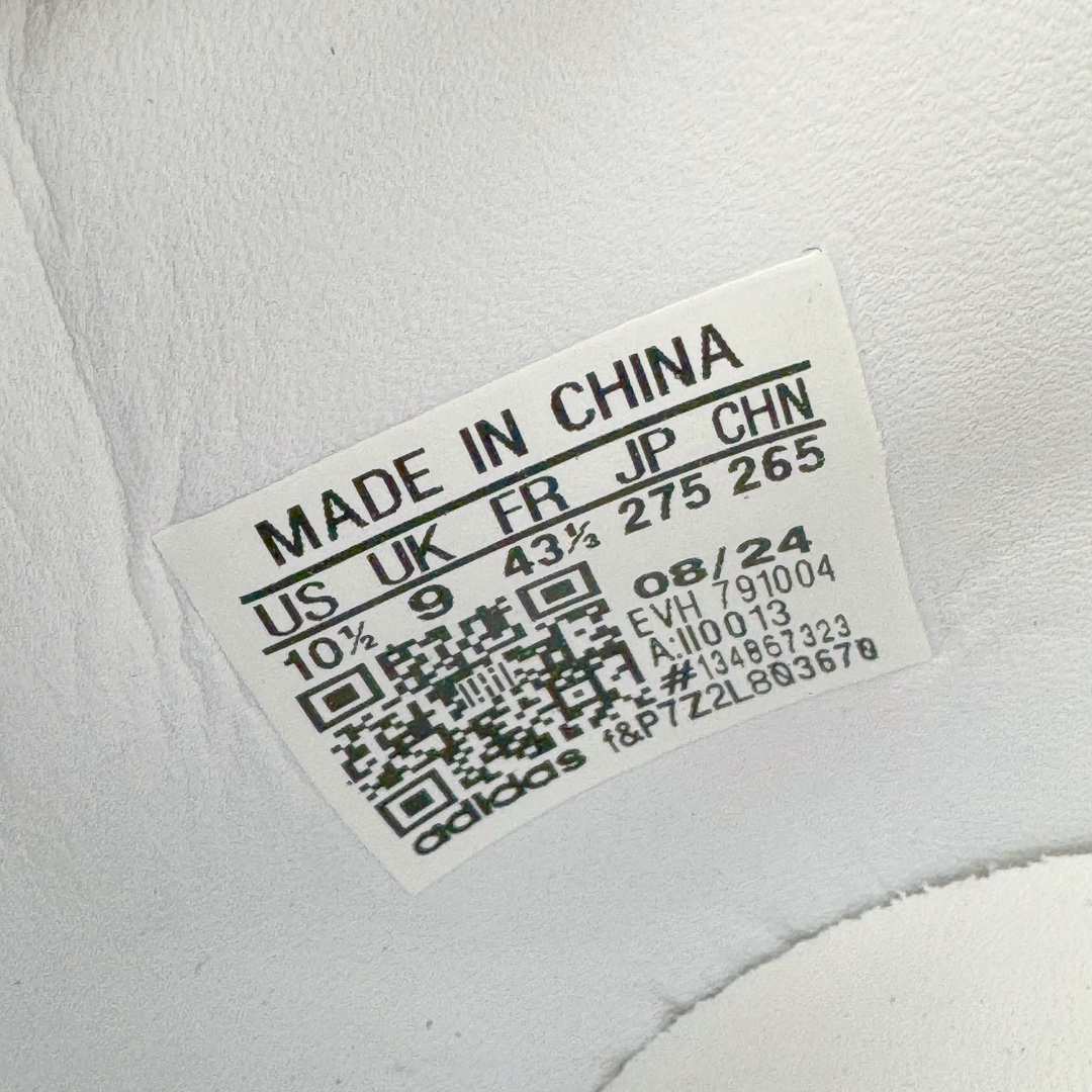 图片[12]-＃S2纯原 AD Original Gazelle Indoor Trainers 瞪羚室内鞋系列低帮复古百搭休闲运动德训风板鞋 II0013 高端零售特供批次 原厂定制长毛翻毛皮组合环保纤维革鞋面材质 内置环保海玻璃鞋垫 外置RB橡胶大底 产品品控稳定性领先行业 原厂全套原楦原纸板冲刀磨具开发 原厂皮料加持 原厂港宝加持定型后跟R度完美 将复古进行到底 简约流畅 三十年不变经典 这款Gazelle运动鞋 无论面料、配色、质感或设计 都只在重现其1991年原款的经典 皮革鞋面 撞色三条纹和鞋跟标的设计 力求呈现90年代的经典复古风潮 Samba火热的同时 也带动了其它的复古鞋型 Gazelle便是其中一只 Gazelle Indoor拥有包边更宽的T字型鞋头 更好的保护运动员的前掌 浓浓的复古氛围感 非常适合现在流行的Cleanfit风格 尺码：36 36.5 37.5 38 38.5 39 40 40.5 41 42 42.5 43 44 44.5 45 46-选品中心