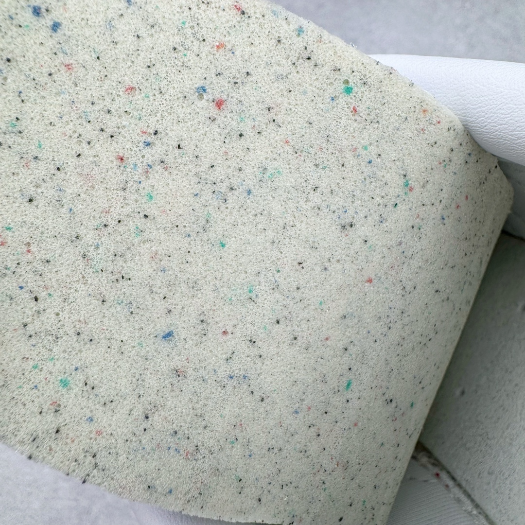 图片[11]-＃S2纯原 AD Original Gazelle Indoor Trainers 瞪羚室内鞋系列低帮复古百搭休闲运动德训风板鞋 II0013 高端零售特供批次 原厂定制长毛翻毛皮组合环保纤维革鞋面材质 内置环保海玻璃鞋垫 外置RB橡胶大底 产品品控稳定性领先行业 原厂全套原楦原纸板冲刀磨具开发 原厂皮料加持 原厂港宝加持定型后跟R度完美 将复古进行到底 简约流畅 三十年不变经典 这款Gazelle运动鞋 无论面料、配色、质感或设计 都只在重现其1991年原款的经典 皮革鞋面 撞色三条纹和鞋跟标的设计 力求呈现90年代的经典复古风潮 Samba火热的同时 也带动了其它的复古鞋型 Gazelle便是其中一只 Gazelle Indoor拥有包边更宽的T字型鞋头 更好的保护运动员的前掌 浓浓的复古氛围感 非常适合现在流行的Cleanfit风格 尺码：36 36.5 37.5 38 38.5 39 40 40.5 41 42 42.5 43 44 44.5 45 46-选品中心