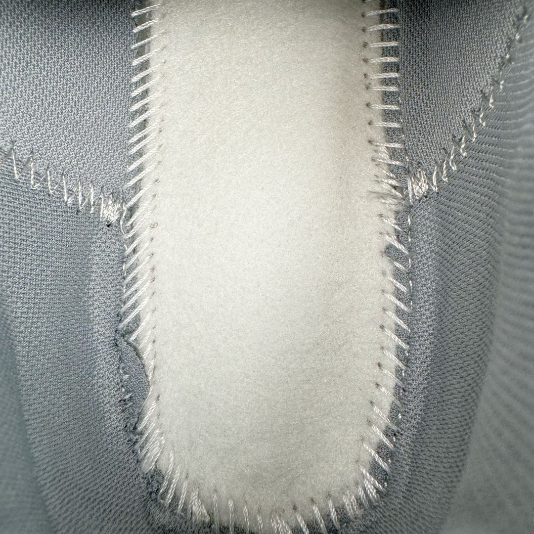 图片[11]-＃GD广顶 BOTTEGA VENETA Orbit Runner BV葆蝶家时尚休闲王一博同款老爹鞋运动鞋 原版开发 一比一打造 相似度百分之99以上 市场一梯队级别品质 区别市场任何标文顶级品质版本 采用轻质科技网布面料 搭配几何图案设计橡胶外底 王炸系列 高版本 认准套包工艺 实际增高很多哦 还是一样显腿细非常nice 耐玩耐造 对标对版 套包鞋工艺 认准高版本 大底选用拼色TPU大底 配置原版包装 尺码：35 36 37 38 39 40 41 42 43 44 45-选品中心