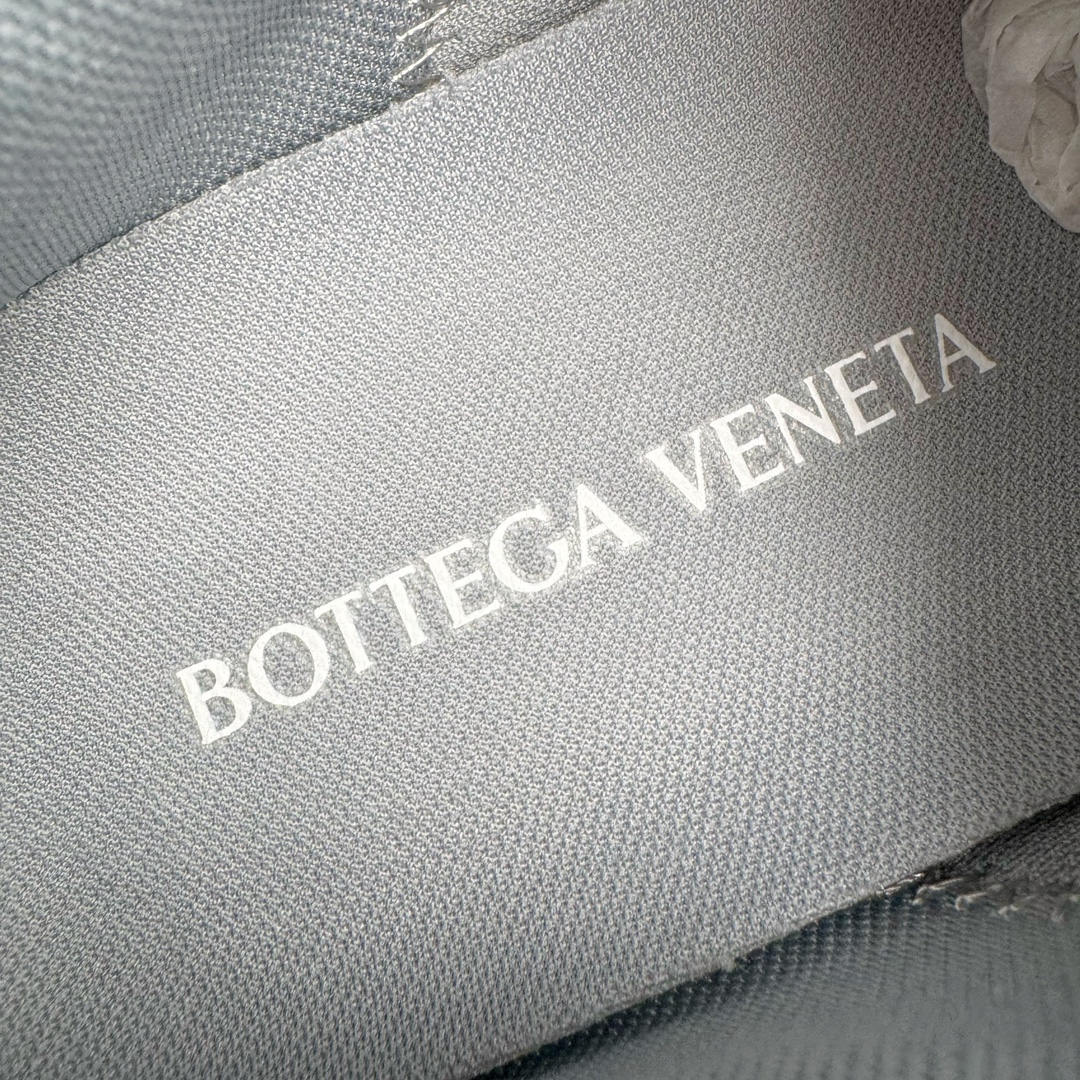 图片[12]-＃GD广顶 BOTTEGA VENETA Orbit Runner BV葆蝶家时尚休闲王一博同款老爹鞋运动鞋 原版开发 一比一打造 相似度百分之99以上 市场一梯队级别品质 区别市场任何标文顶级品质版本 采用轻质科技网布面料 搭配几何图案设计橡胶外底 王炸系列 高版本 认准套包工艺 实际增高很多哦 还是一样显腿细非常nice 耐玩耐造 对标对版 套包鞋工艺 认准高版本 大底选用拼色TPU大底 配置原版包装 尺码：35 36 37 38 39 40 41 42 43 44 45-选品中心