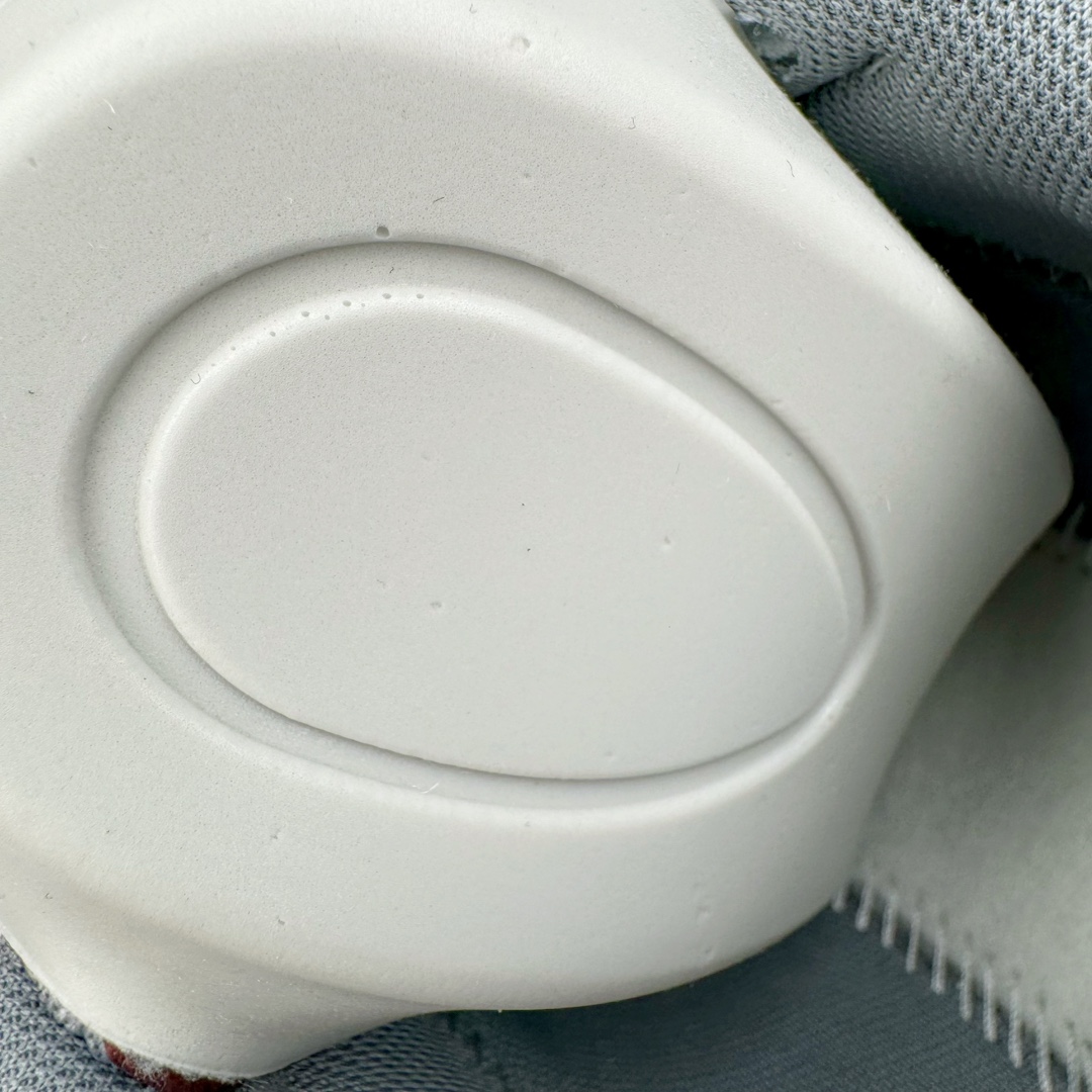 图片[10]-＃GD广顶 BOTTEGA VENETA Orbit Runner BV葆蝶家时尚休闲王一博同款老爹鞋运动鞋 原版开发 一比一打造 相似度百分之99以上 市场一梯队级别品质 区别市场任何标文顶级品质版本 采用轻质科技网布面料 搭配几何图案设计橡胶外底 王炸系列 高版本 认准套包工艺 实际增高很多哦 还是一样显腿细非常nice 耐玩耐造 对标对版 套包鞋工艺 认准高版本 大底选用拼色TPU大底 配置原版包装 尺码：35 36 37 38 39 40 41 42 43 44 45-选品中心