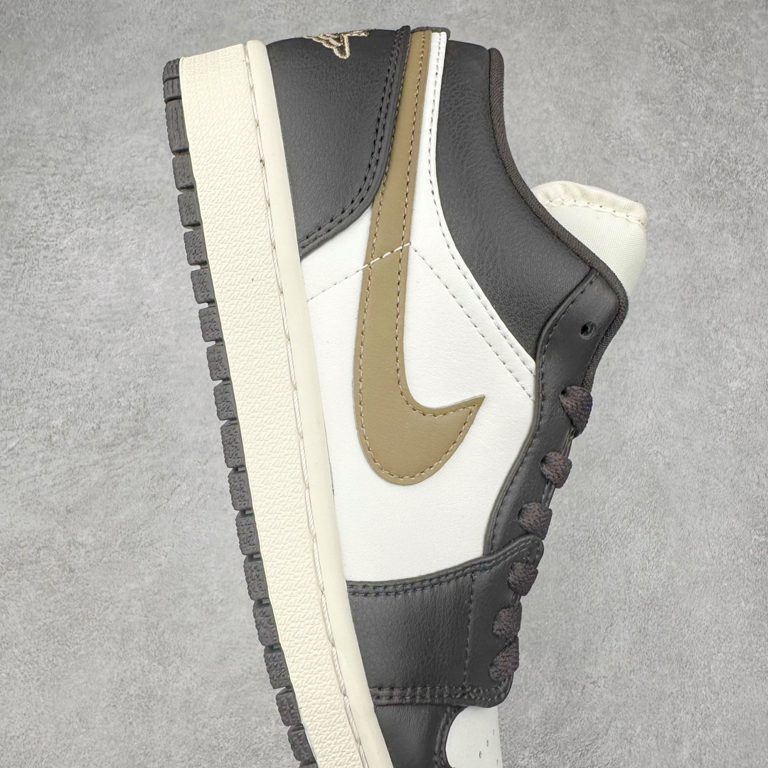 图片[6]-＃F版 超强套现福利 Air Jordan AJ1 Low 低帮系列 品质全新升级 七十多色陆续出货 知名大厂出品 工厂配套商长期套现 正常出厂触碰不到的单价 百分百全新货品 零氧化发霉 给足利润空间操作 超乎所想的高性价比 原装楦头纸板开发 完美鞋型 超高清洁度 鞋型不臃肿别扭 原厂内置全掌气垫 A模大底 鞋舌AJ原厂专用牛津布 AJ专用反口珍珠布 原厂无杂质高弹内里海棉 特殊封边弹力鞋带 原鞋开模 拒绝公底 购置公司同步原材料 都有细节原汁原味 忠于原版 尺码：36 36.5 37.5 38 38.5 39 40 40.5 41 42 42.5 43 44 44.5 45 46-选品中心