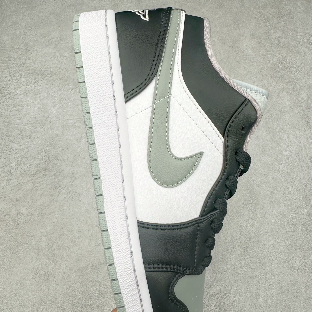 图片[6]-＃F版 超强套现福利 Air Jordan AJ1 Low 低帮系列 品质全新升级 七十多色陆续出货 知名大厂出品 工厂配套商长期套现 正常出厂触碰不到的单价 百分百全新货品 零氧化发霉 给足利润空间操作 超乎所想的高性价比 原装楦头纸板开发 完美鞋型 超高清洁度 鞋型不臃肿别扭 原厂内置全掌气垫 A模大底 鞋舌AJ原厂专用牛津布 AJ专用反口珍珠布 原厂无杂质高弹内里海棉 特殊封边弹力鞋带 原鞋开模 拒绝公底 购置公司同步原材料 都有细节原汁原味 忠于原版 尺码：36 36.5 37.5 38 38.5 39 40 40.5 41 42 42.5 43 44 44.5 45 46-选品中心