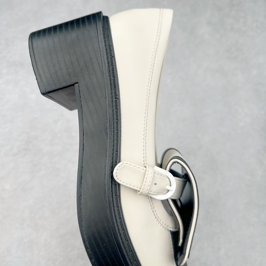 图片[6]-2024秋冬新款CHANEL小香经典厚底复古熊猫乐福鞋 CHANEL乐福鞋真的是看不腻，简单大方，拥有香家优雅名媛气质，超级耐看，越穿越香的香奈儿，笔芯力荐😍 这双复古乐福鞋一眼看到就很喜欢 超有 CHANEL的格調 高級感十足，上脚特别舒服柔软 脚宽也不怕 好看又舒适 搭配中筒袜裙子裤子都是无敌美 看起来款式简约 但上脚马上自带拉长腿效果 简单不失个性 又增添一抹帅气感 鞋面：原版定制小牛皮 内里：混种羊羊皮里 柔软吸汗透气！ 五金：独家原版1：1开模开发 ！持久不软化！ 大底：意大利进口真皮大底 区别市场通货 我们不一样‼️ 🐮尺码：35-40-选品中心