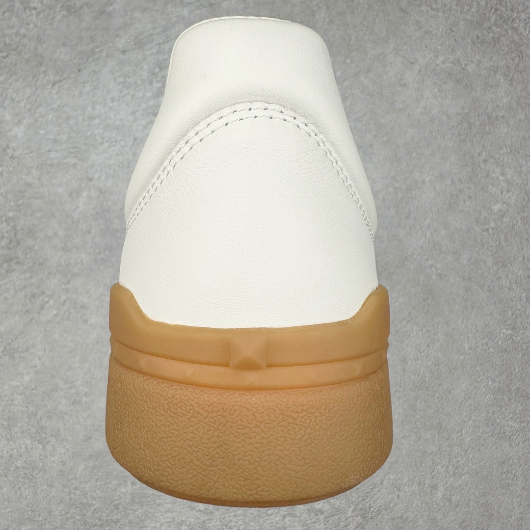 图片[8]-Valentino 华伦天奴 新款休闲鞋2024最新款 走秀情侣爆款 休闲鞋 Elsa Hosk张艺兴 关晓彤等众多明星同款 🔥 pink pp系列芭比粉被eanor Hosk 穿出了不一样的随性和时髦 阿那亚大秀可谓是刷爆了时尚圈！鞋面全油边 面料：定制牛皮+冲孔工艺，独家开模TPU大底 全套包装 尺码：35 36 37 38 39 40 41 42 43 44 45-选品中心