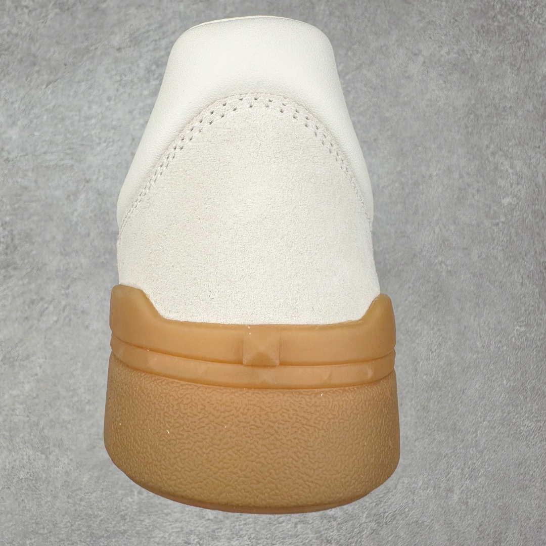 图片[8]-Valentino 华伦天奴 新款休闲鞋2024最新款 走秀情侣爆款 休闲鞋 Elsa Hosk张艺兴 关晓彤等众多明星同款 🔥 pink pp系列芭比粉被eanor Hosk 穿出了不一样的随性和时髦 阿那亚大秀可谓是刷爆了时尚圈！鞋面全油边 面料：定制牛皮+冲孔工艺，独家开模TPU大底 全套包装 尺码：35 36 37 38 39 40 41 42 43 44 45-选品中心