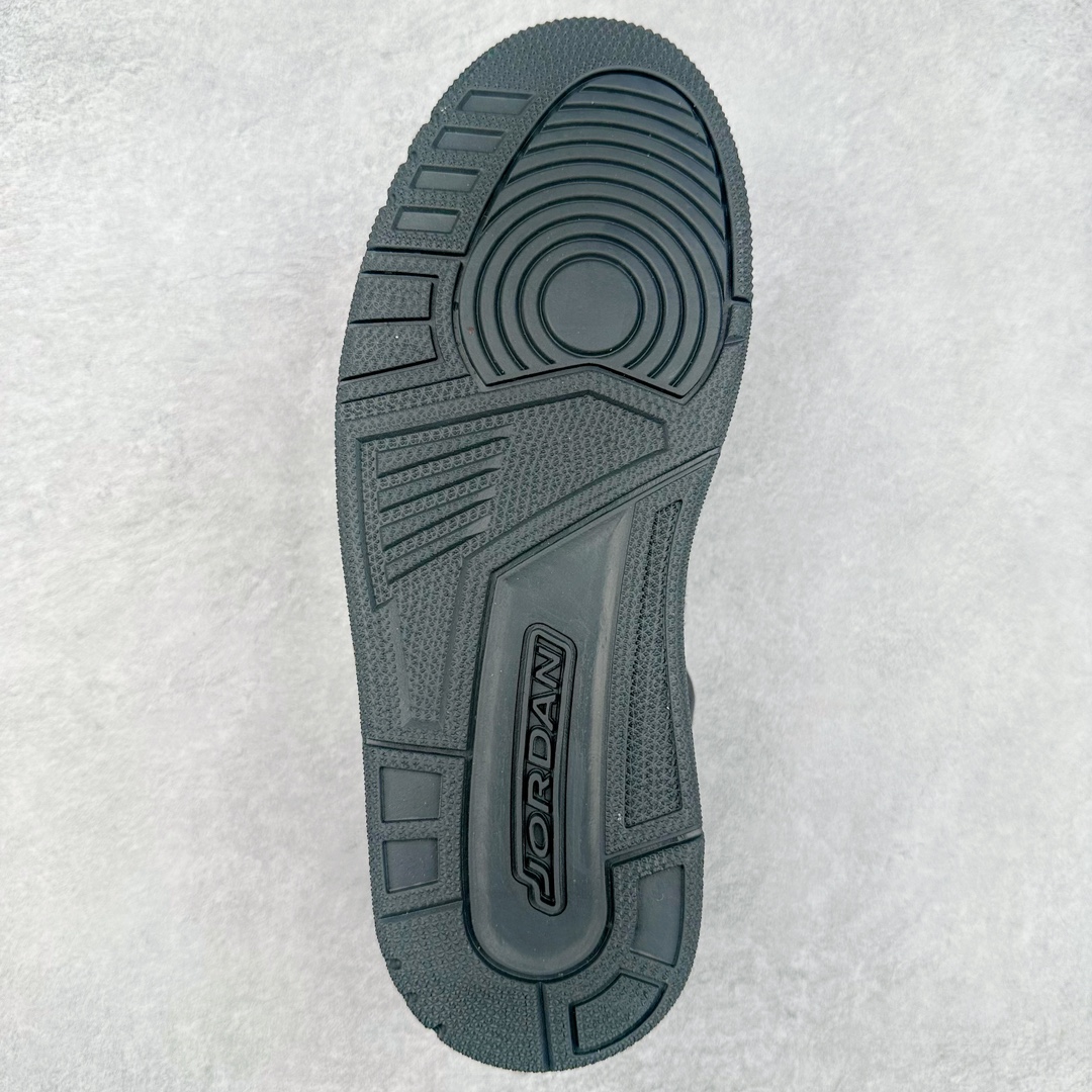 图片[9]-Jordan Spizike Low AJ复古低帮篮球鞋 FQ1759-002 这款鞋子著名导演斯派克李的Jordan Spizike专属 预计于明年夏季推出全新低帮版本 将包括三款配色 经典爆裂纹非常复古 两款配色分别以大学红和黑曜石蓝进行区分 鞋身设计中依旧带有大象爆裂纹、鞋侧束带、塑胶网布等经典元素 之后 在鞋舌、内衬以及鞋底等位置缀以大学红和黑曜石蓝搭配 带来全新造型 尺码：36 36.5 37.5 38 38.5 39 40 40.5 41 42 42.5 43 44 44.5 45 46 47.5-选品中心