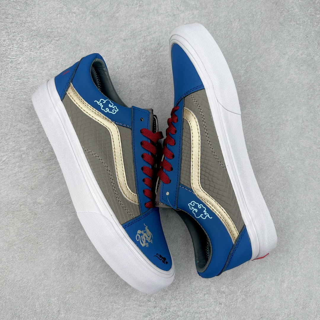 图片[3]-Vans Old Skool 黑神话悟空 祥云龙纹 游戏主题 解构复古减震耐磨轻便低帮板鞋 男女同款 米蓝黑 灵感来源以黑神话悟空为主题 蓝黑金的配色搭配 加上金色勾子解构设计 祥云和龙纹图案 简约又百搭 要说最近最为热议的网络话题 非「黑神话：悟空」莫属了 这个里程碑式的国产3A游戏大作 已经完全出圈 而「黑神话：悟空」主题的球鞋 也悄悄然的浮出水面 一直热衷于球鞋概念画创作的创意艺术家 @nobrainer.psd 将他对于「黑神话：悟空」的理解 以球鞋为载体进行了诠释 他选用了游戏中的主角造型为主题 基于NK Vans Old Skool 鞋型进行创作 不仅选取了服装色调营造游戏氛围 金色的Swoosh 加上祥云、龙纹的装饰 还真颇有一番滋味。尺码：35 36 36.5 37 38 38.5 39 40 40.5 41 42 42.5 43 44-选品中心