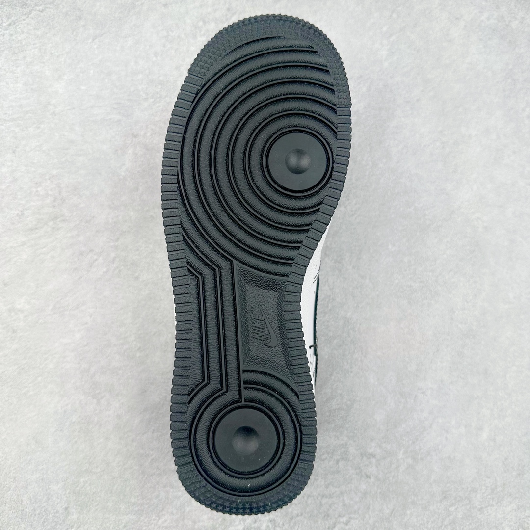 图片[9]-NK Air Force 1´07 Low 空军一号低帮百搭休闲运动板鞋 CT2585-100 柔软、弹性十足的缓震性能和出色的中底设计 横跨复古与现代的外型结合 造就出风靡全球 三十多年的Force 1 直到今天还深受青睐 尺码：36 36.5 37.5 38 38.5 39 40 40.5 41 42 42.5 43 44 44.5 45-选品中心