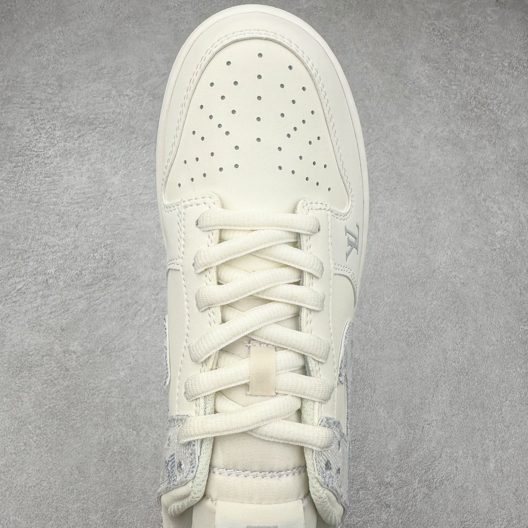 图片[4]-NK Dunk Low 定制配色 DJ2024-010 大厂出品 极力推荐 原装头层材料 独家版型蒸餾加工帶來的是更好的视觉和脚感体验大厂纯原品质出货 清洁度 电绣工艺 皮料切割干净无任何毛边 细节完美 尺码：36 36.5 37.5 38 38.5 39 40 40.5 41 42 42.5 43 44 44.5 45 46 47.5-选品中心