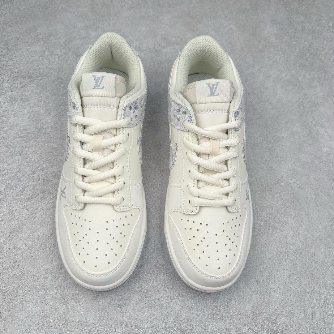 图片[2]-NK Dunk Low 定制配色 DJ2024-010 大厂出品 极力推荐 原装头层材料 独家版型蒸餾加工帶來的是更好的视觉和脚感体验大厂纯原品质出货 清洁度 电绣工艺 皮料切割干净无任何毛边 细节完美 尺码：36 36.5 37.5 38 38.5 39 40 40.5 41 42 42.5 43 44 44.5 45 46 47.5-选品中心