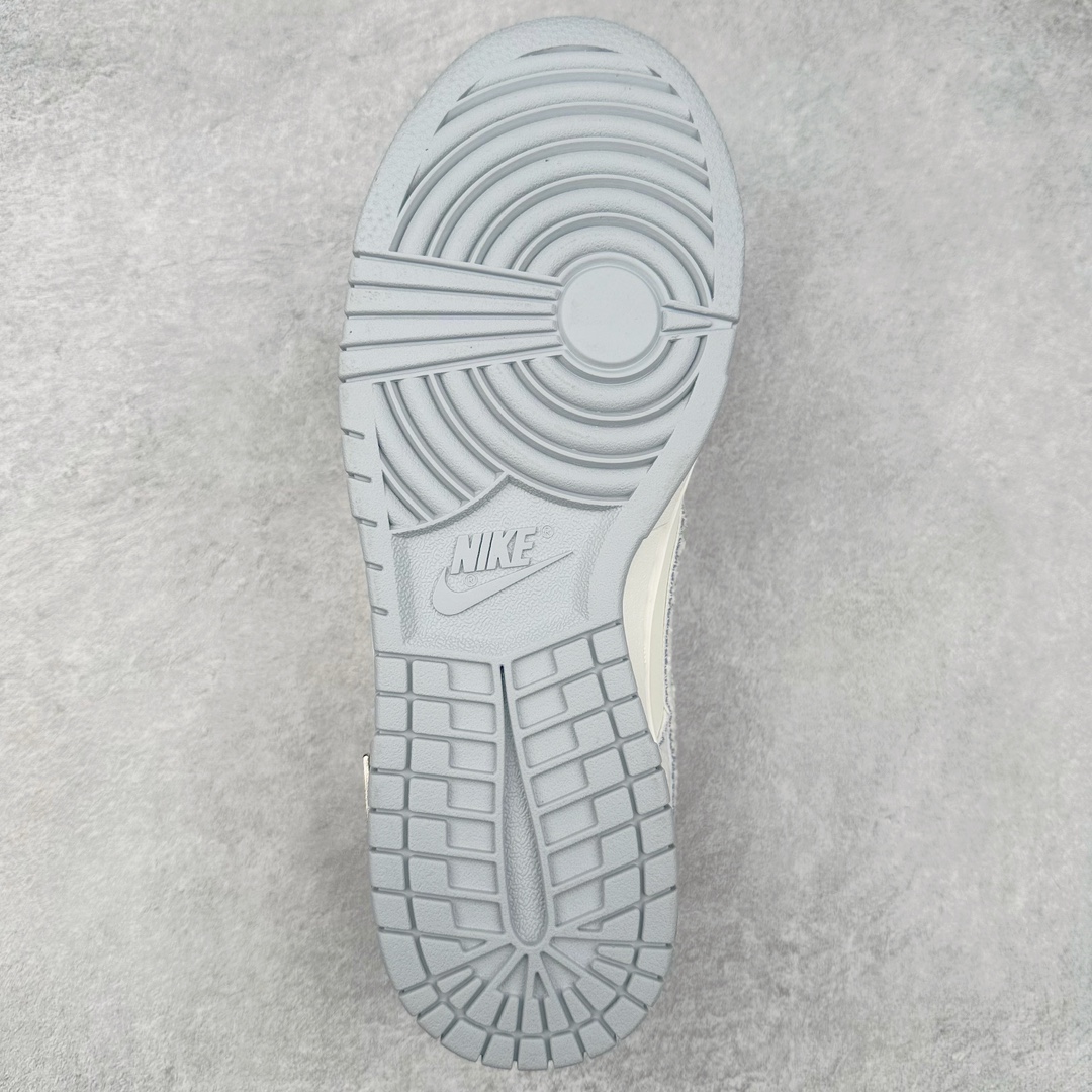 图片[9]-NK Dunk Low 定制配色 DJ2024-010 大厂出品 极力推荐 原装头层材料 独家版型蒸餾加工帶來的是更好的视觉和脚感体验大厂纯原品质出货 清洁度 电绣工艺 皮料切割干净无任何毛边 细节完美 尺码：36 36.5 37.5 38 38.5 39 40 40.5 41 42 42.5 43 44 44.5 45 46 47.5-选品中心