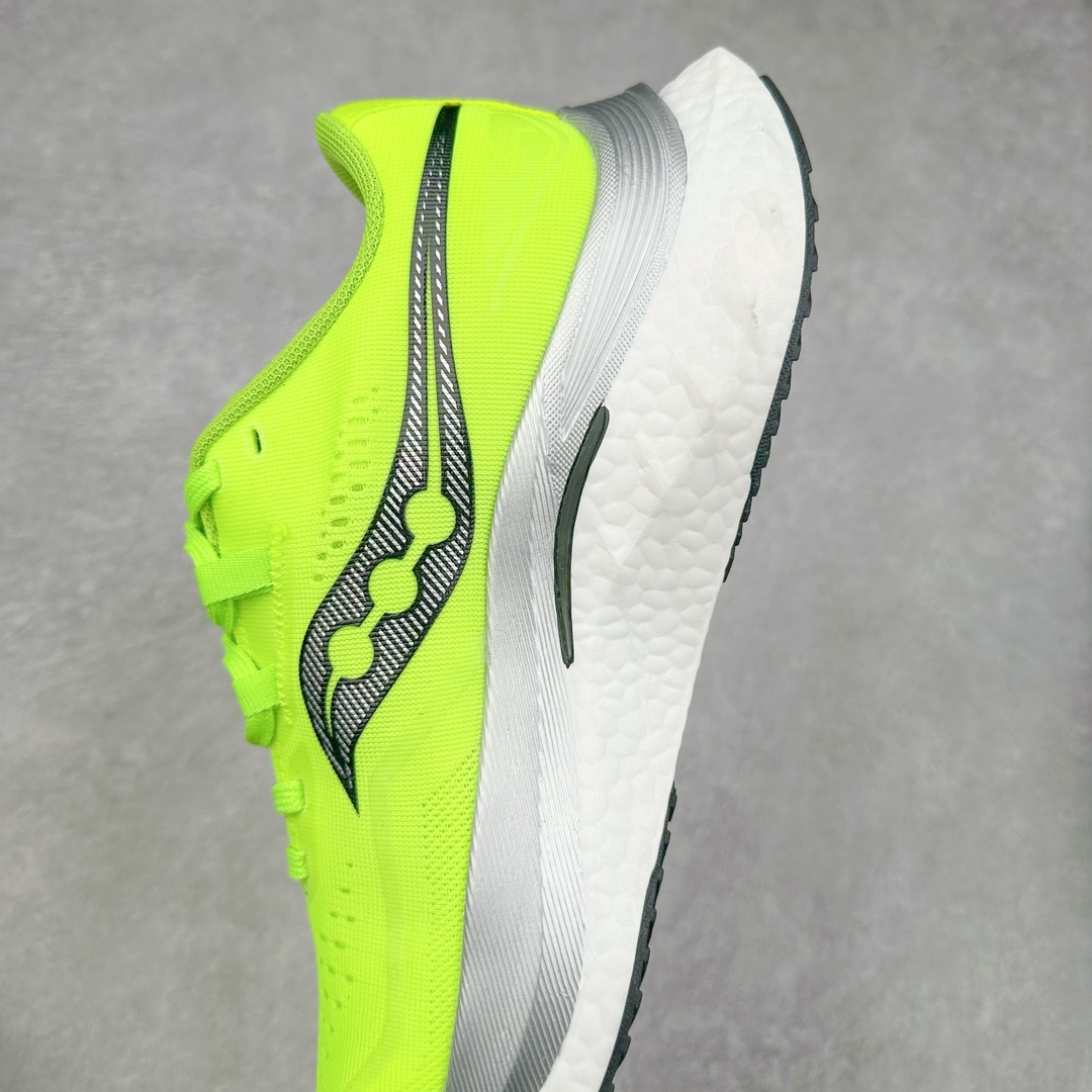 图片[7]-慢跑鞋中的劳斯莱斯 Saucony Endorphin Speed 索康尼啡速4代舒适织物低帮训练跑步鞋 尼龙板厚底竞速训练鞋 #原数据开发纸版楦型 #采用工学透气针织布鞋面材质 #内嵌3D环绕包裹缓震鞋垫 #外置镂空XT-900防滑橡胶大底❗️ #啡速属于减配版，推进力较为温和，尼龙板刚性也不强，驾驭门槛较低，适合进阶跑者日常训练及短距离比赛，适合精英跑者竞速训练。 #中底采用加厚的 PWRRUN PB缓震泡棉，有效减少触地带来的冲击力，能量回馈高达90%，缓震和回弹表现出色。S型飞翼尼龙板结合快速滚动科技，提供推进力的同时，还加强了稳定支撑保护，前后掌过渡也更加流畅。 尺码：40 40.5 41 42 42.5 43 44 44.5 45 女鞋后续待出-选品中心