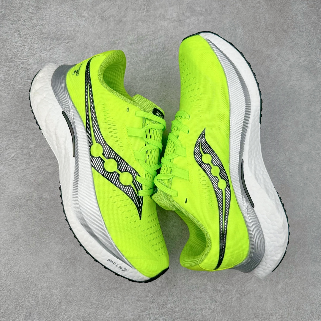 图片[3]-慢跑鞋中的劳斯莱斯 Saucony Endorphin Speed 索康尼啡速4代舒适织物低帮训练跑步鞋 尼龙板厚底竞速训练鞋 #原数据开发纸版楦型 #采用工学透气针织布鞋面材质 #内嵌3D环绕包裹缓震鞋垫 #外置镂空XT-900防滑橡胶大底❗️ #啡速属于减配版，推进力较为温和，尼龙板刚性也不强，驾驭门槛较低，适合进阶跑者日常训练及短距离比赛，适合精英跑者竞速训练。 #中底采用加厚的 PWRRUN PB缓震泡棉，有效减少触地带来的冲击力，能量回馈高达90%，缓震和回弹表现出色。S型飞翼尼龙板结合快速滚动科技，提供推进力的同时，还加强了稳定支撑保护，前后掌过渡也更加流畅。 尺码：40 40.5 41 42 42.5 43 44 44.5 45 女鞋后续待出-选品中心