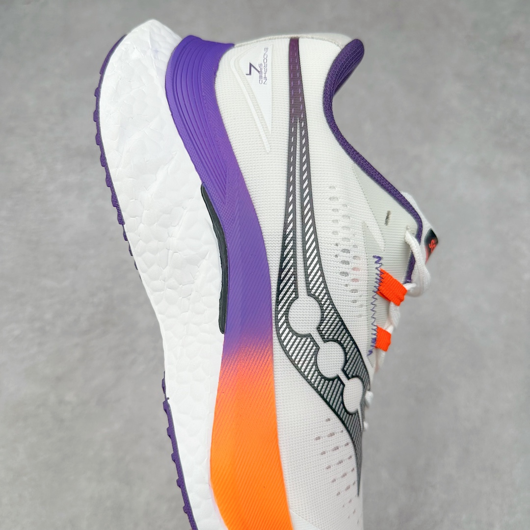 图片[6]-慢跑鞋中的劳斯莱斯 Saucony Endorphin Speed 索康尼啡速4代舒适织物低帮训练跑步鞋 尼龙板厚底竞速训练鞋 #原数据开发纸版楦型 #采用工学透气针织布鞋面材质 #内嵌3D环绕包裹缓震鞋垫 #外置镂空XT-900防滑橡胶大底❗️ #啡速属于减配版，推进力较为温和，尼龙板刚性也不强，驾驭门槛较低，适合进阶跑者日常训练及短距离比赛，适合精英跑者竞速训练。 #中底采用加厚的 PWRRUN PB缓震泡棉，有效减少触地带来的冲击力，能量回馈高达90%，缓震和回弹表现出色。S型飞翼尼龙板结合快速滚动科技，提供推进力的同时，还加强了稳定支撑保护，前后掌过渡也更加流畅。 尺码：40 40.5 41 42 42.5 43 44 44.5 45 女鞋后续待出-选品中心
