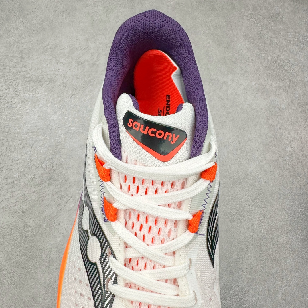 图片[5]-慢跑鞋中的劳斯莱斯 Saucony Endorphin Speed 索康尼啡速4代舒适织物低帮训练跑步鞋 尼龙板厚底竞速训练鞋 #原数据开发纸版楦型 #采用工学透气针织布鞋面材质 #内嵌3D环绕包裹缓震鞋垫 #外置镂空XT-900防滑橡胶大底❗️ #啡速属于减配版，推进力较为温和，尼龙板刚性也不强，驾驭门槛较低，适合进阶跑者日常训练及短距离比赛，适合精英跑者竞速训练。 #中底采用加厚的 PWRRUN PB缓震泡棉，有效减少触地带来的冲击力，能量回馈高达90%，缓震和回弹表现出色。S型飞翼尼龙板结合快速滚动科技，提供推进力的同时，还加强了稳定支撑保护，前后掌过渡也更加流畅。 尺码：40 40.5 41 42 42.5 43 44 44.5 45 女鞋后续待出-选品中心