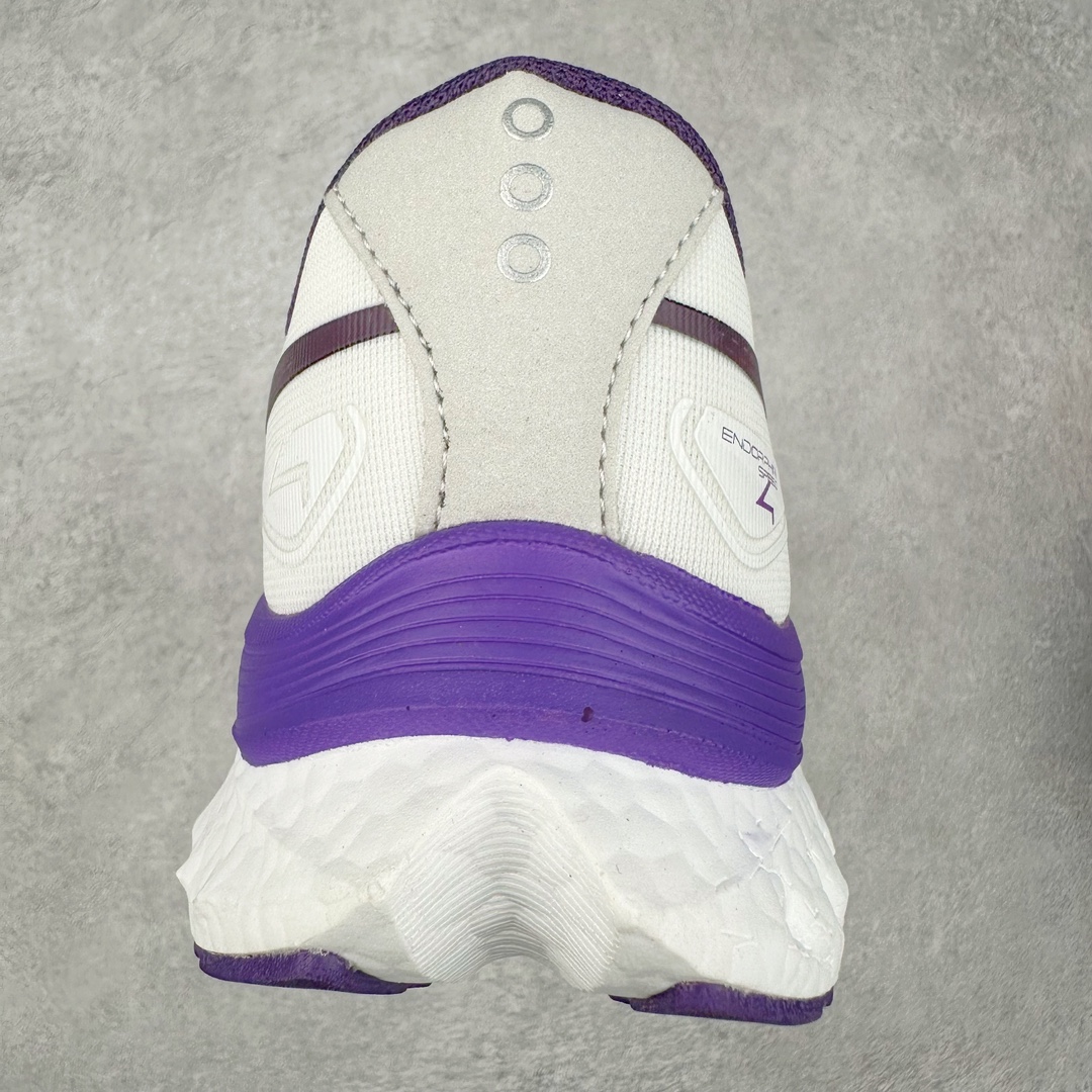 图片[8]-慢跑鞋中的劳斯莱斯 Saucony Endorphin Speed 索康尼啡速4代舒适织物低帮训练跑步鞋 尼龙板厚底竞速训练鞋 #原数据开发纸版楦型 #采用工学透气针织布鞋面材质 #内嵌3D环绕包裹缓震鞋垫 #外置镂空XT-900防滑橡胶大底❗️ #啡速属于减配版，推进力较为温和，尼龙板刚性也不强，驾驭门槛较低，适合进阶跑者日常训练及短距离比赛，适合精英跑者竞速训练。 #中底采用加厚的 PWRRUN PB缓震泡棉，有效减少触地带来的冲击力，能量回馈高达90%，缓震和回弹表现出色。S型飞翼尼龙板结合快速滚动科技，提供推进力的同时，还加强了稳定支撑保护，前后掌过渡也更加流畅。 尺码：40 40.5 41 42 42.5 43 44 44.5 45 女鞋后续待出-选品中心