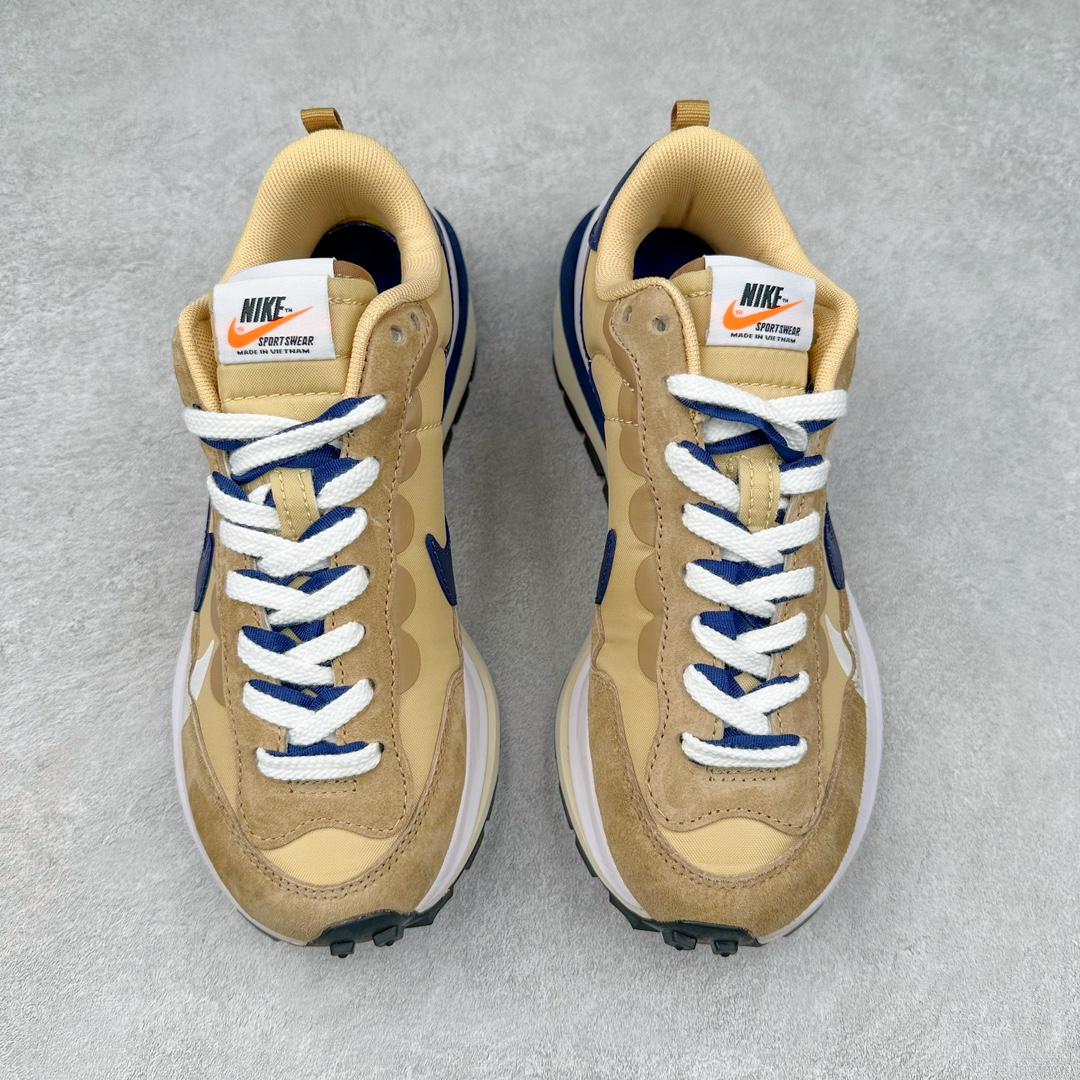 图片[2]-＃神版特价 Sacai x NK VaporWaffle 联名款华夫3.0潮流休闲增高运动鞋 海外高端零售专属订单 只服务市场百分之五高端客户 全套原楦原纸版原鞋开模 全网最具灵魂的版型 皮料卡色质感均保持原鞋一致 原装油墨Logo手工描漆 原装大底米色部分外尖内方 大底开口上翘弧度 后跟开口弧度高度原鞋一致 全鞋电脑针车 原厂鞋舌织唛标 原盒原配 中文合格证质保卡 客订外包保护盒‼️尺码：35.5 36 36.5 37.5 38 38.5 39 40 40.5 41 42 42.5 43 44 44.5 45 46 47.5-选品中心