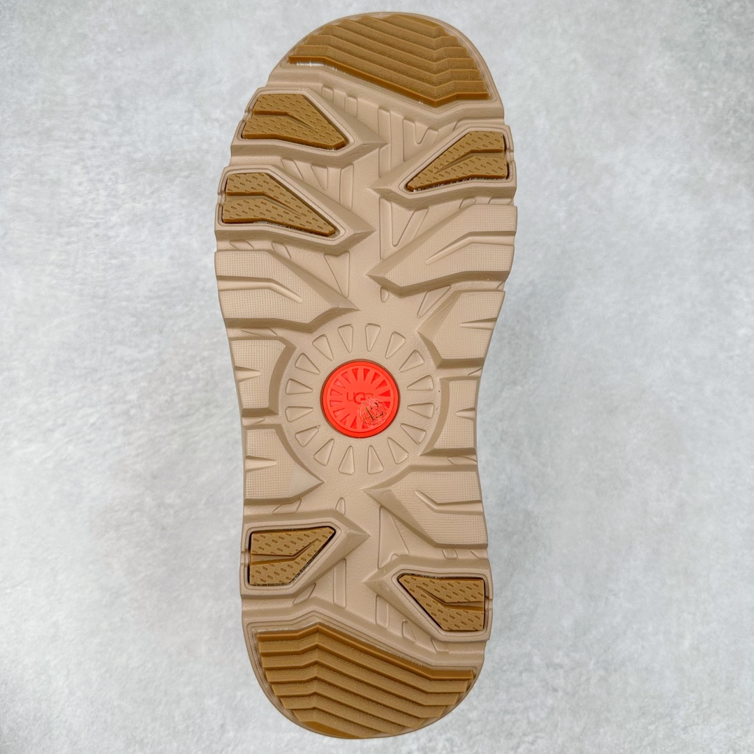 图片[9]-＃GD UGG 2050 经典秋冬羊皮毛一体雪地靴 全鞋采用ZP同厂 隆丰A级澳洲进口羊皮毛一体 品牌代工厂生产线 完全遵循ZP工艺流程 代工厂原厂版师 秉承无原鞋不开发选择 注重每一处细节 市面最正版型 TREADLITE\\\”轻翼\\\”科技外底 轻便/耐用/柔韧/桩型【售后郑重承诺】一个月内若出现重大脱胶/断底等质量问题 直接为您换新！尺码：40 41 42 43 44 45-选品中心