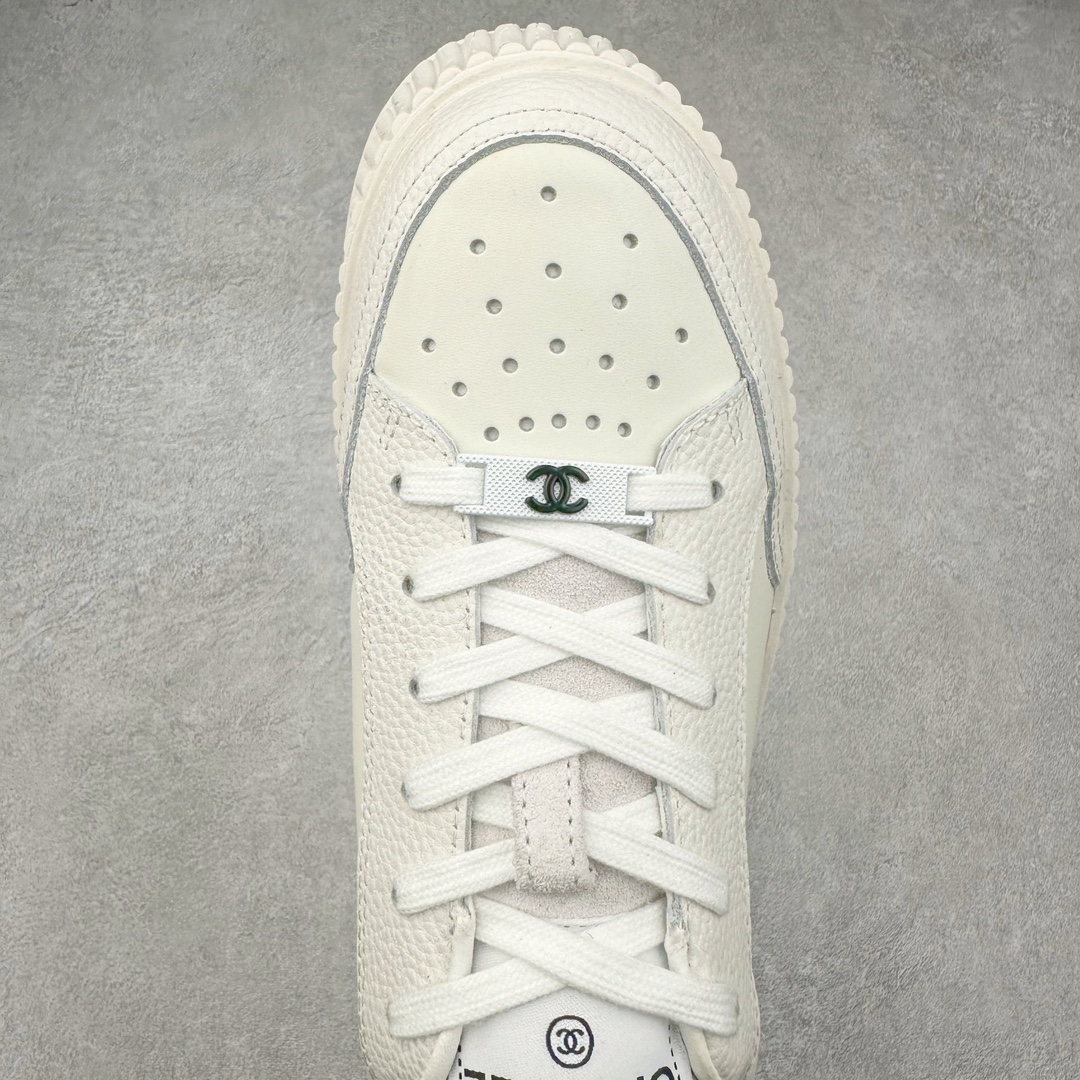 图片[4]-Chanel香奈儿—2023专柜顶级休闲款运动鞋 这款经典设计；鞋面多种工艺风格；大底却时尚运动；不平凡的拥入了多种配色元素…… 多元化混搭非常好看百搭，休闲，时尚，运动，户外都能兼顾…… ꫛꫀꪝ Go➫ 材料： ❶鞋面采用： 原版进口高丝光牛皮+防水羽绒 ❷内里采用： 原版进口透气网 ❸大底根据： 原版TPU组合大底 专柜精品包装全套女35–40-选品中心