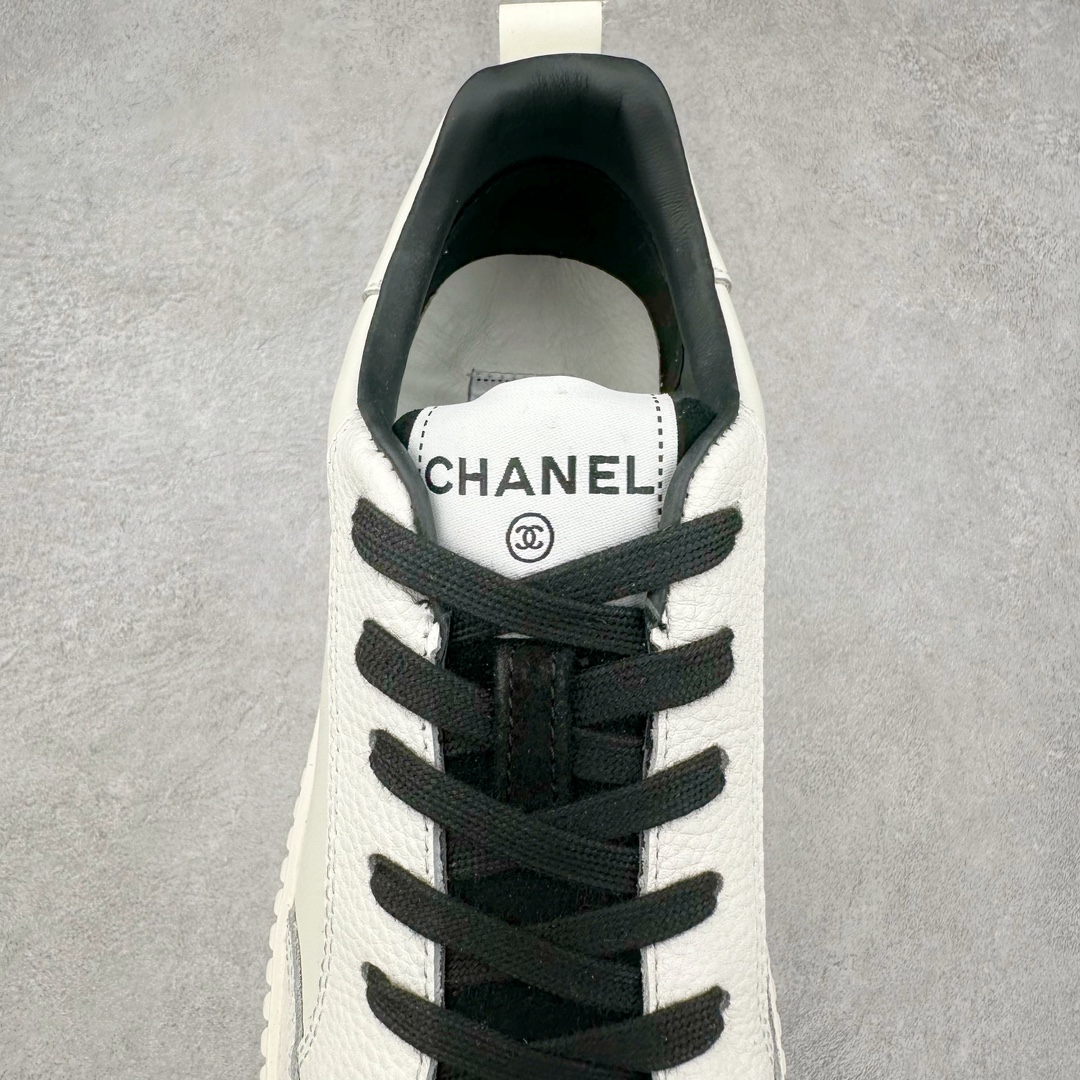 图片[5]-Chanel香奈儿—2023专柜顶级休闲款运动鞋 这款经典设计；鞋面多种工艺风格；大底却时尚运动；不平凡的拥入了多种配色元素…… 多元化混搭非常好看百搭，休闲，时尚，运动，户外都能兼顾…… ꫛꫀꪝ Go➫ 材料： ❶鞋面采用： 原版进口高丝光牛皮+防水羽绒 ❷内里采用： 原版进口透气网 ❸大底根据： 原版TPU组合大底 专柜精品包装全套女35–40-选品中心