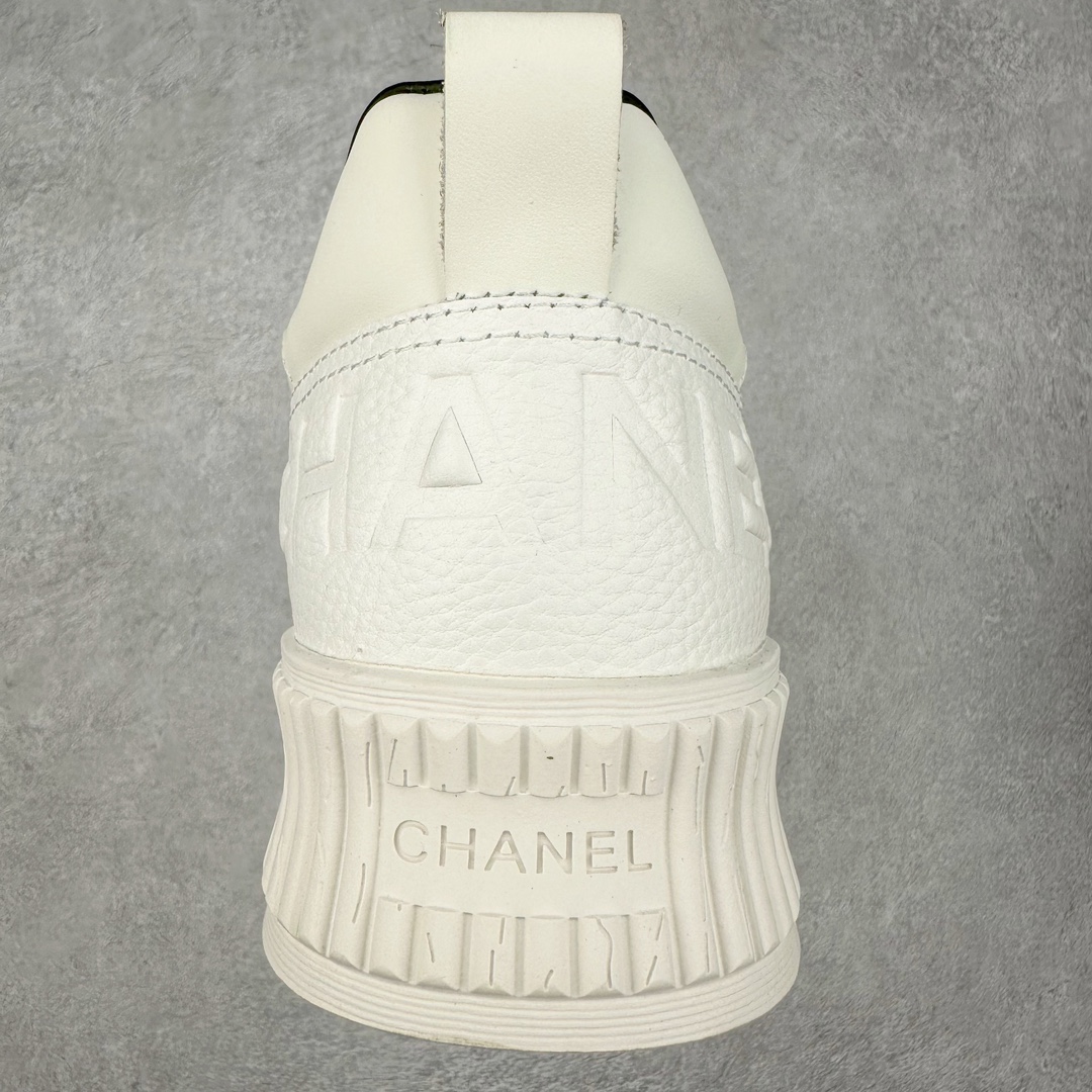 图片[8]-Chanel香奈儿—2023专柜顶级休闲款运动鞋 这款经典设计；鞋面多种工艺风格；大底却时尚运动；不平凡的拥入了多种配色元素…… 多元化混搭非常好看百搭，休闲，时尚，运动，户外都能兼顾…… ꫛꫀꪝ Go➫ 材料： ❶鞋面采用： 原版进口高丝光牛皮+防水羽绒 ❷内里采用： 原版进口透气网 ❸大底根据： 原版TPU组合大底 专柜精品包装全套女35–40-选品中心