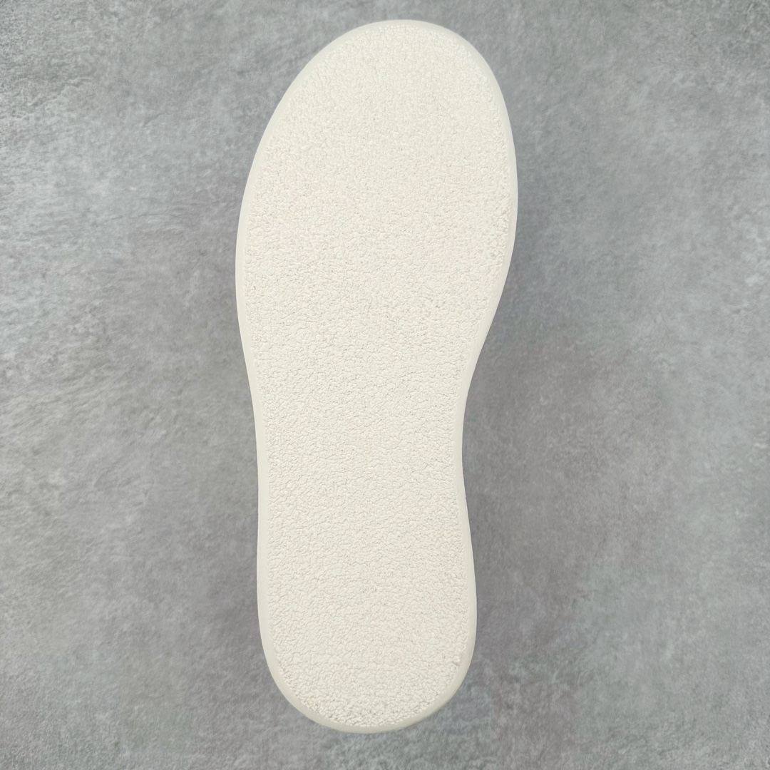 图片[9]-Chanel香奈儿—2023专柜顶级休闲款运动鞋 这款经典设计；鞋面多种工艺风格；大底却时尚运动；不平凡的拥入了多种配色元素…… 多元化混搭非常好看百搭，休闲，时尚，运动，户外都能兼顾…… ꫛꫀꪝ Go➫ 材料： ❶鞋面采用： 原版进口高丝光牛皮+防水羽绒 ❷内里采用： 原版进口透气网 ❸大底根据： 原版TPU组合大底 专柜精品包装全套女35–40-选品中心